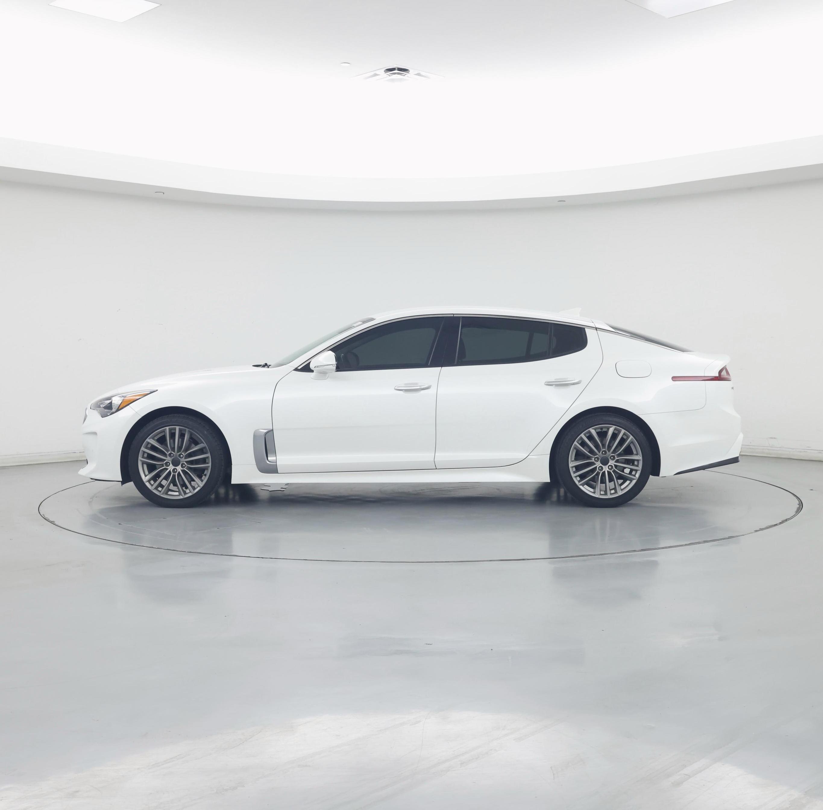 Thumbnail: 2018 Kia Stinger - 3