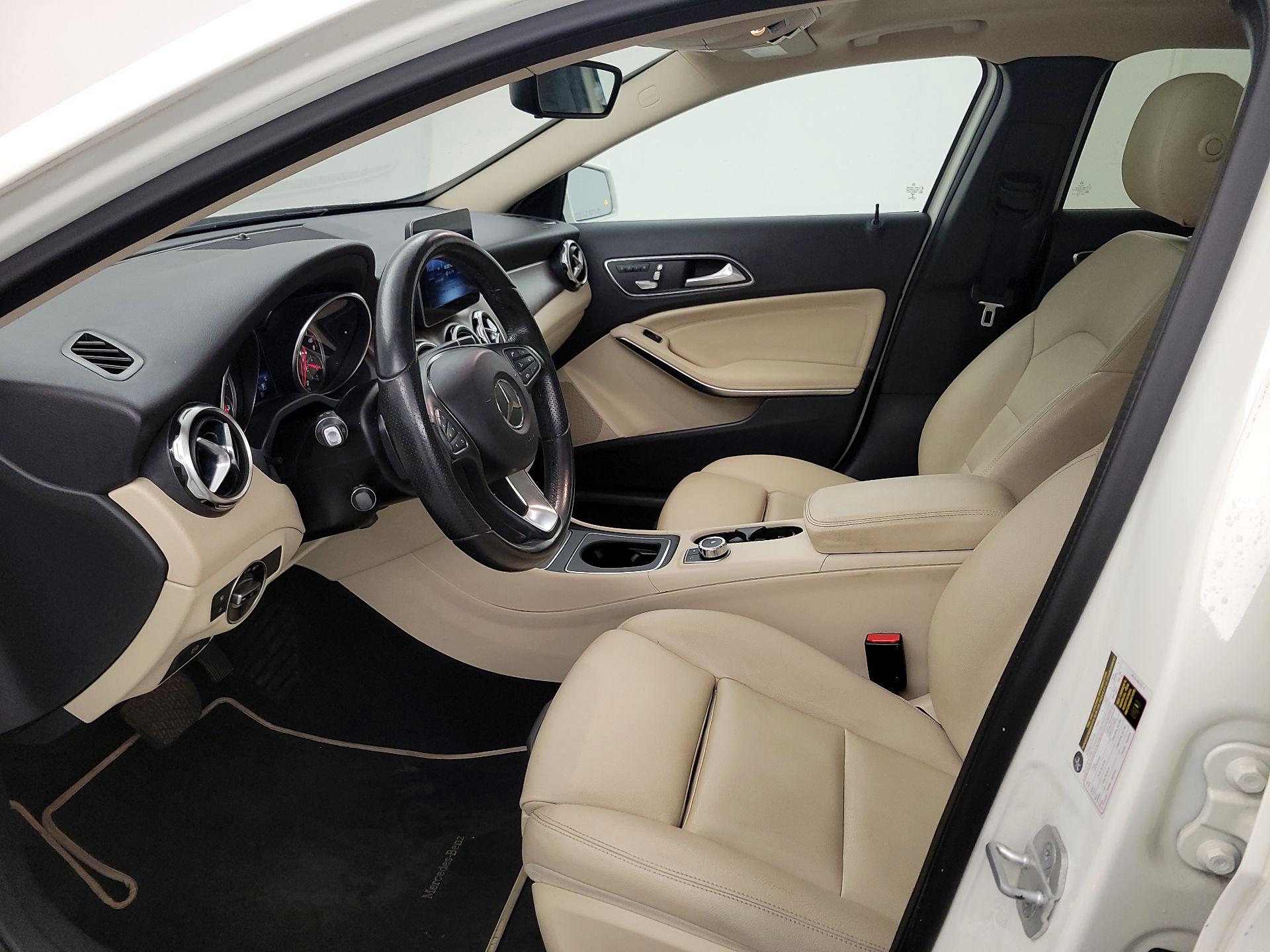 Thumbnail: 2018 Mercedes-Benz GLA - 11