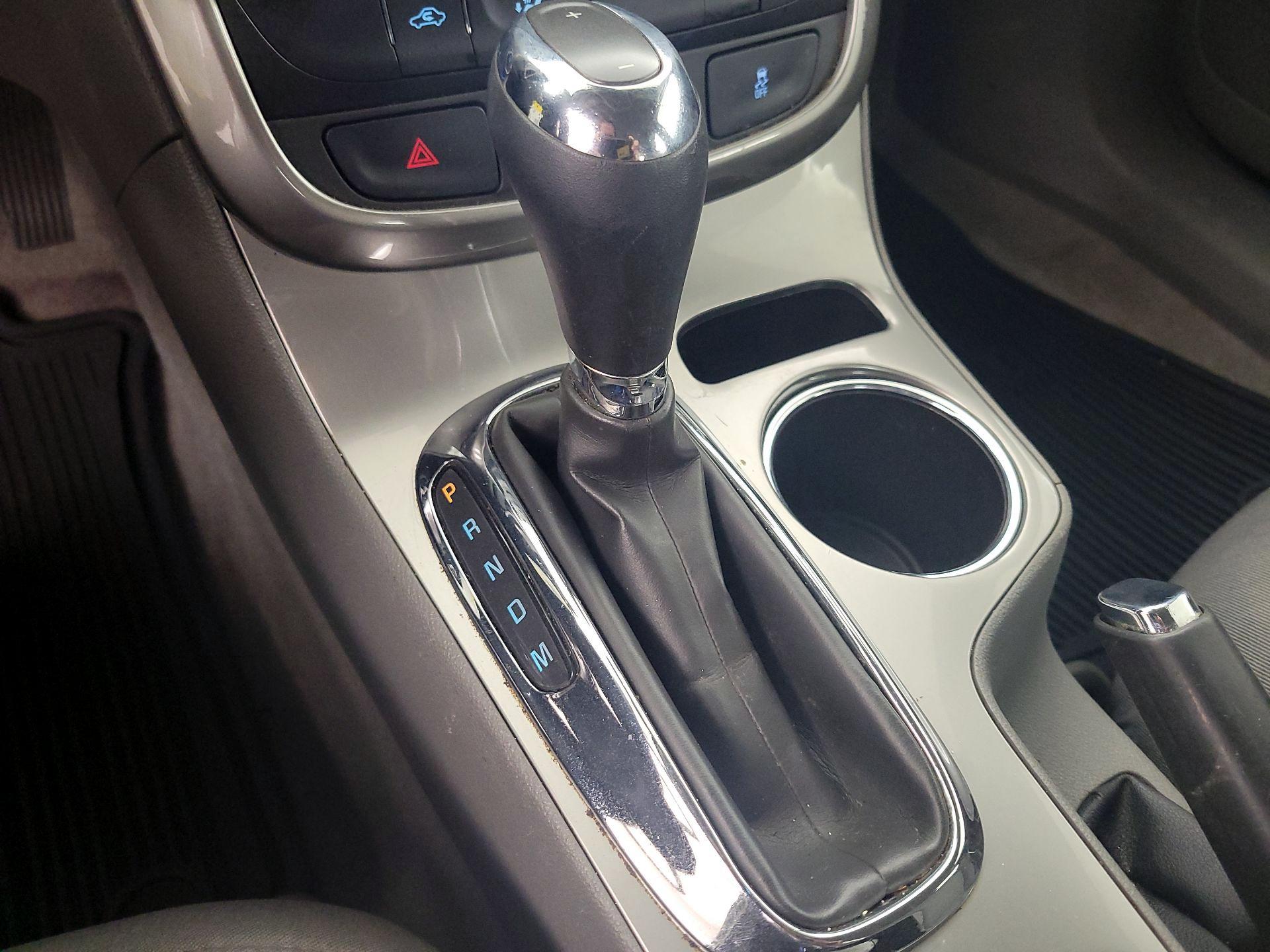 Thumbnail: 2015 Chevrolet Malibu - 16