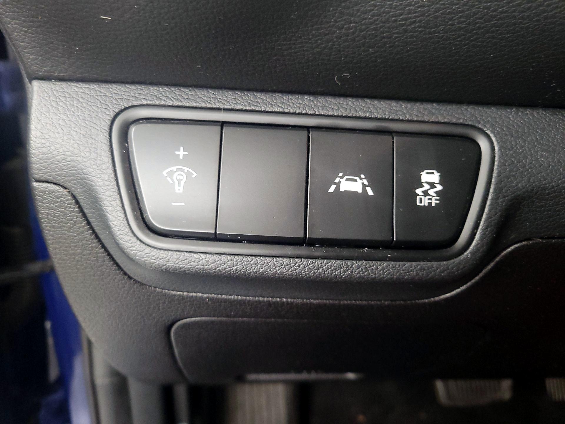 Thumbnail: 2019 Kia Forte - 13