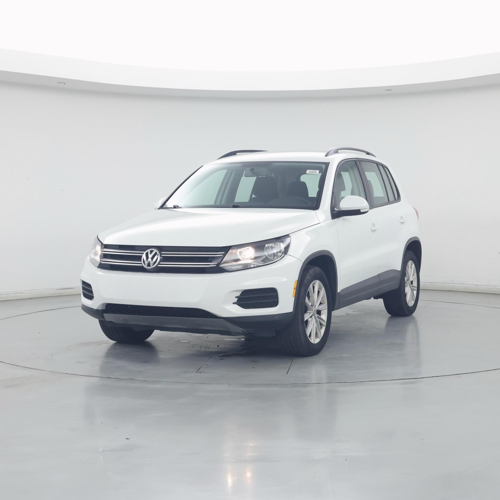 Thumbnail: 2017 Volkswagen Tiguan - 4