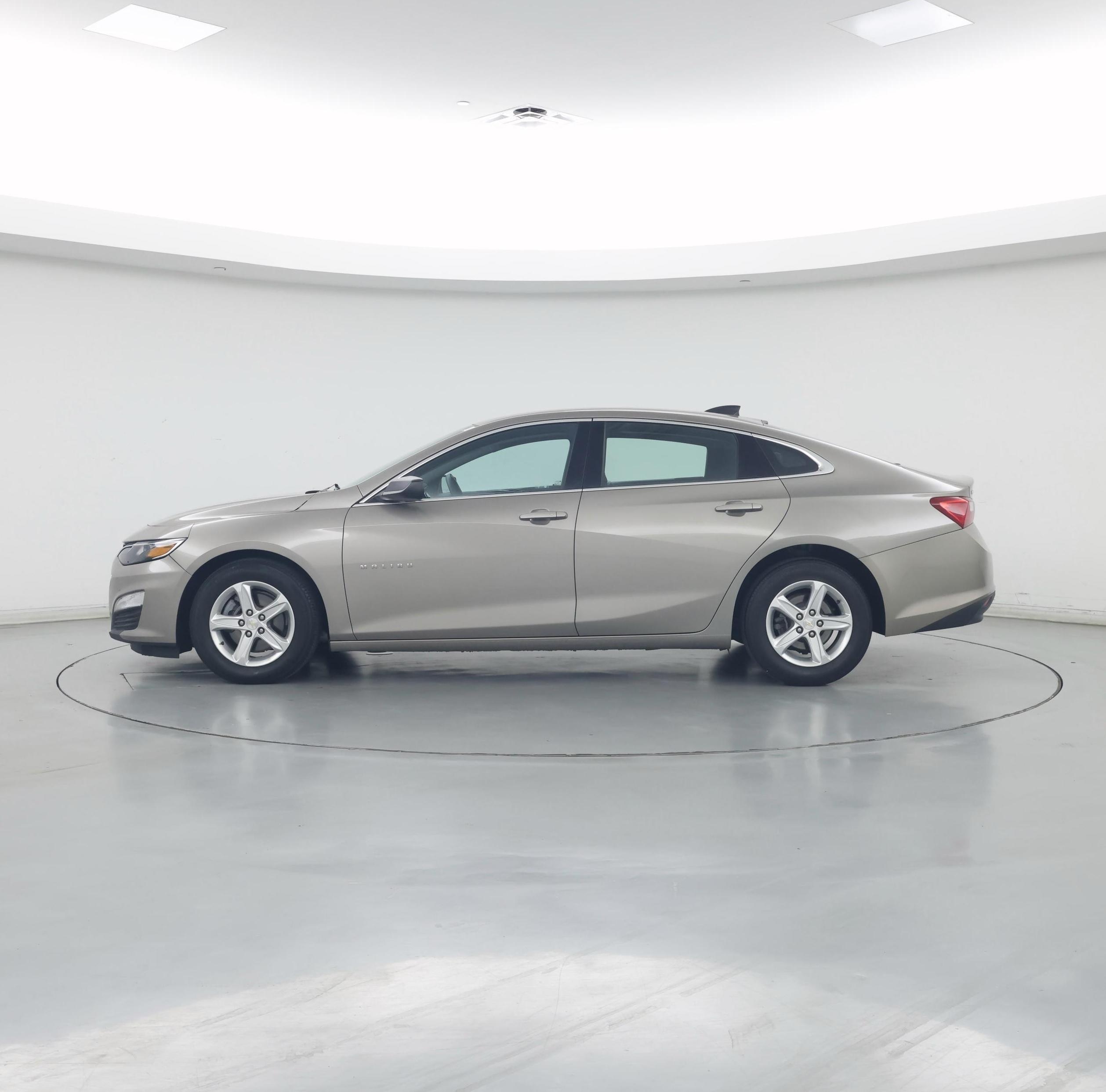 Thumbnail: 2022 Chevrolet Malibu - 3
