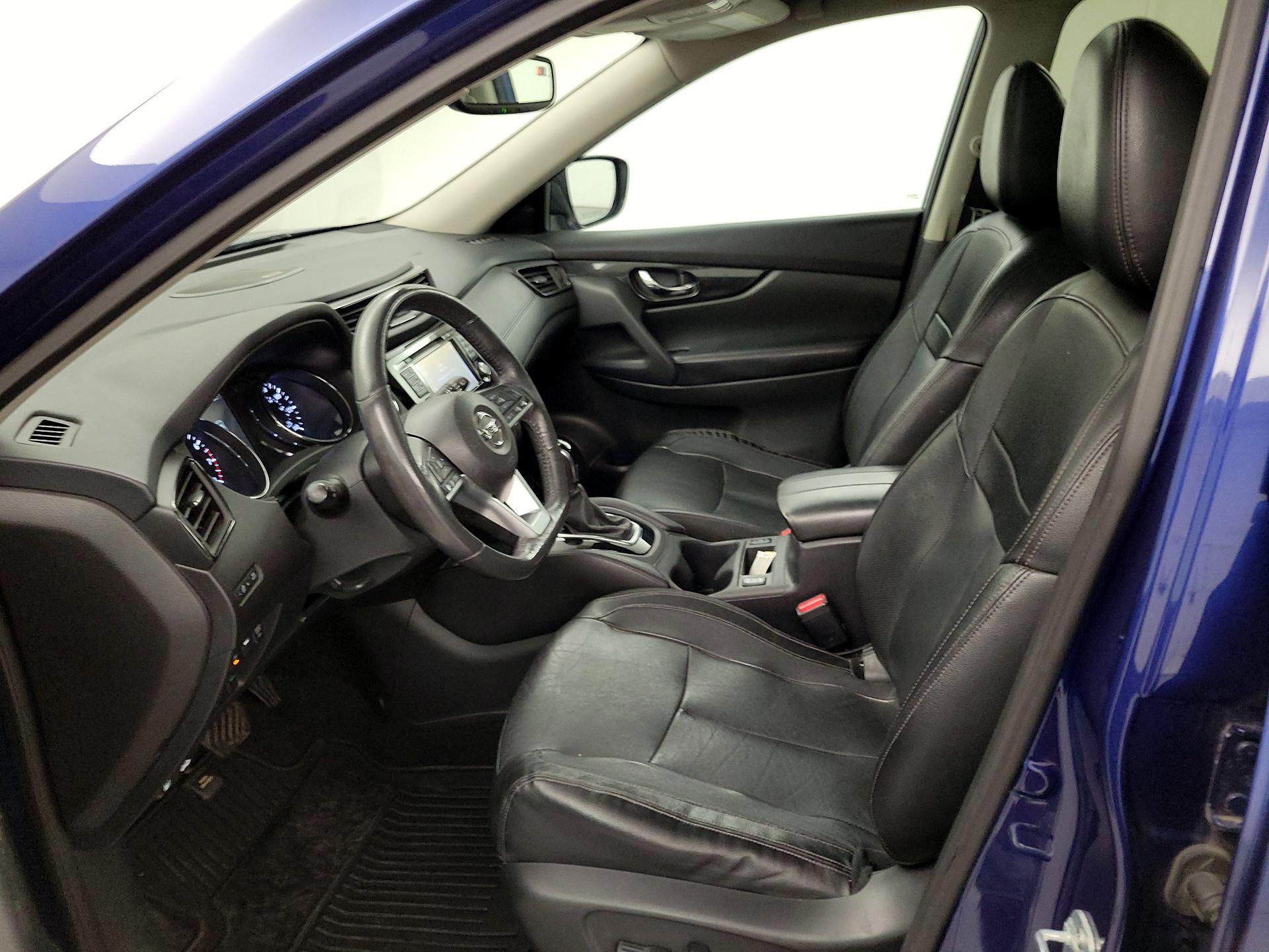 Thumbnail: 2017 Nissan Rogue - 11