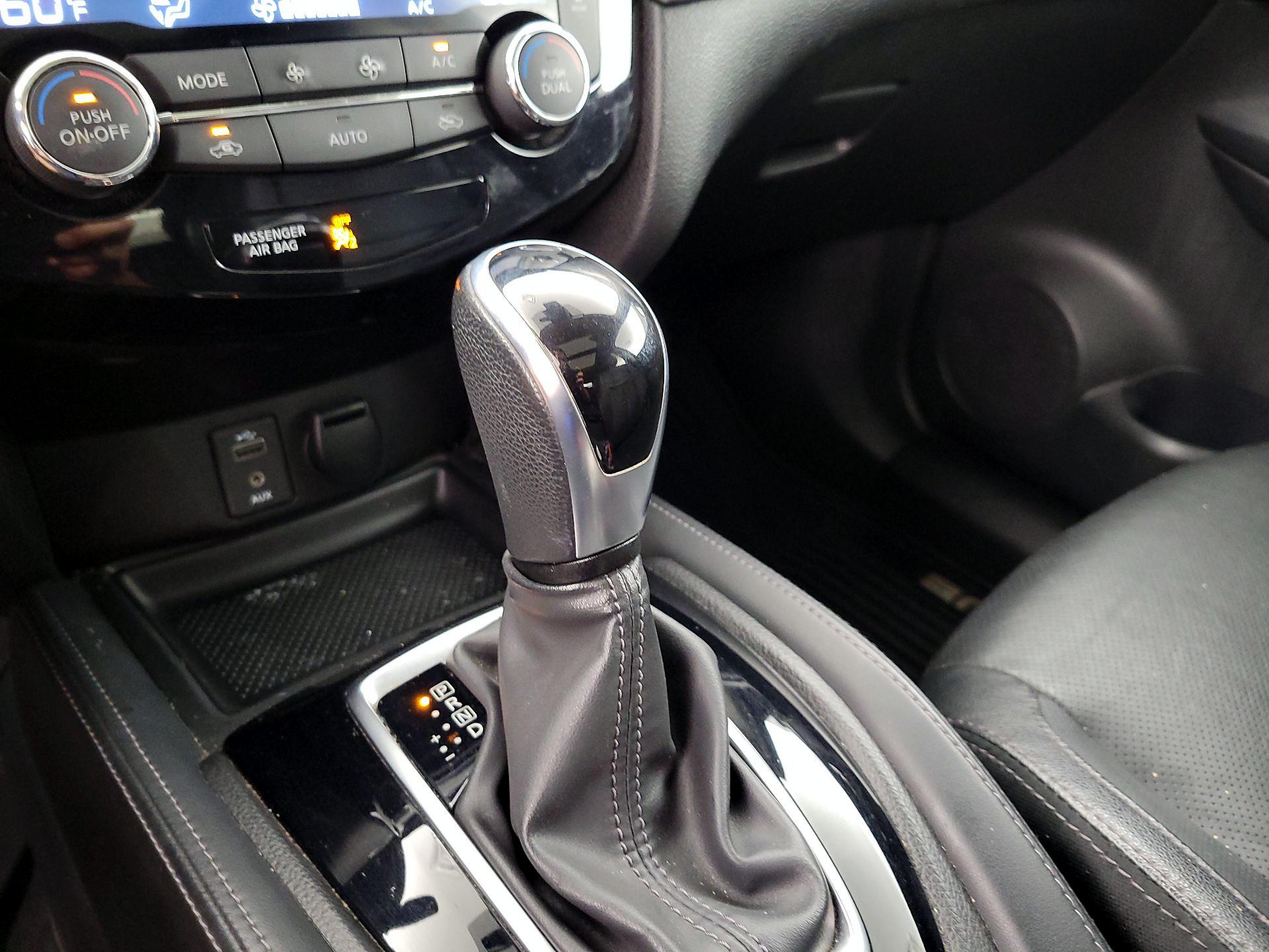 Thumbnail: 2017 Nissan Rogue - 17