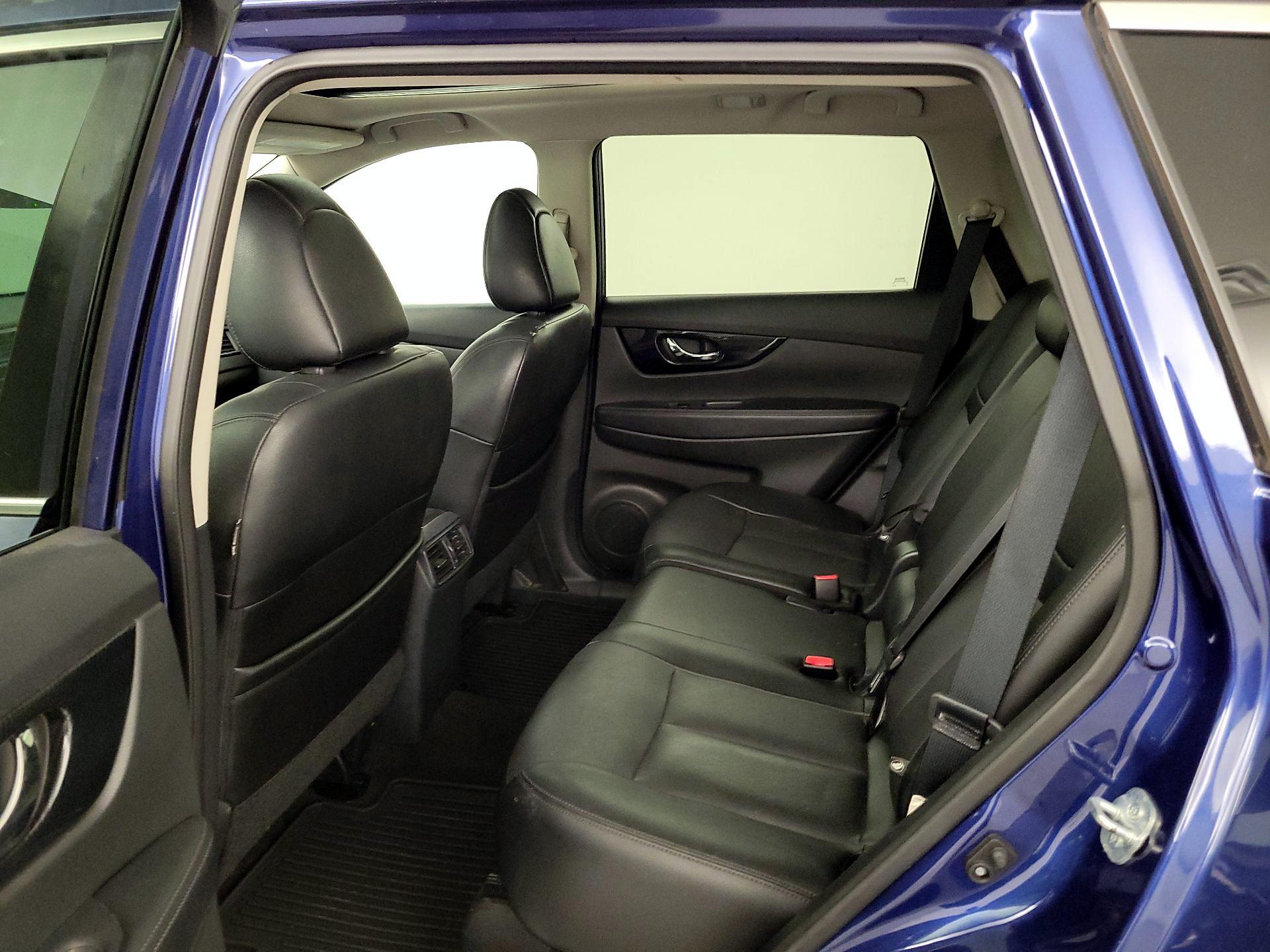 Thumbnail: 2017 Nissan Rogue - 20