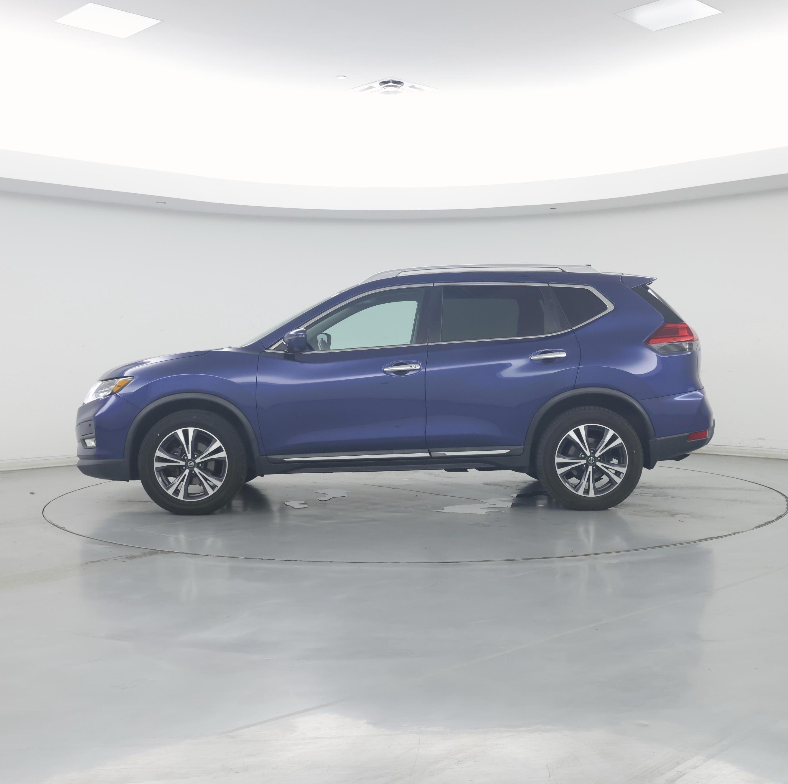 Thumbnail: 2017 Nissan Rogue - 3