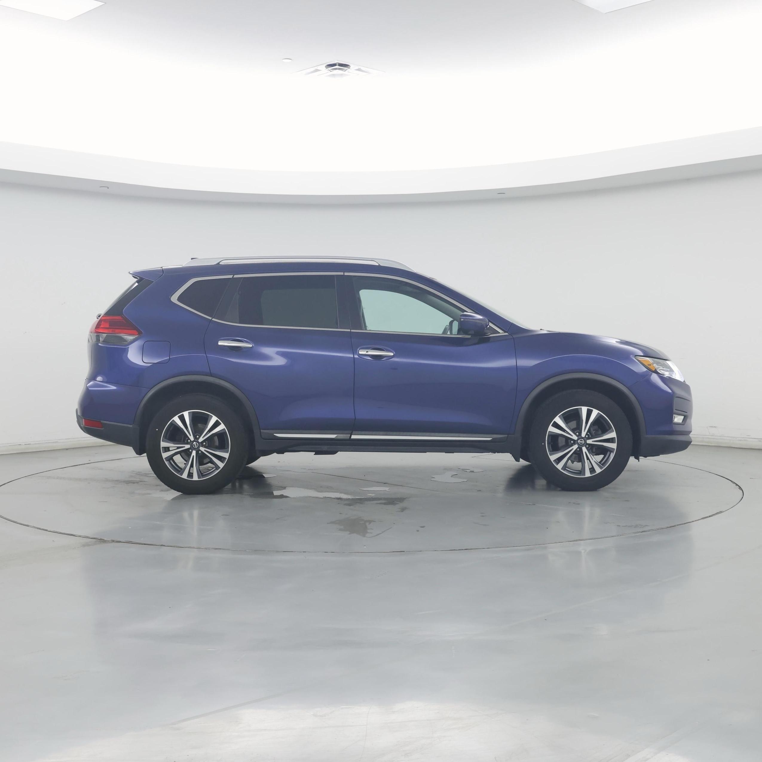 Thumbnail: 2017 Nissan Rogue - 7