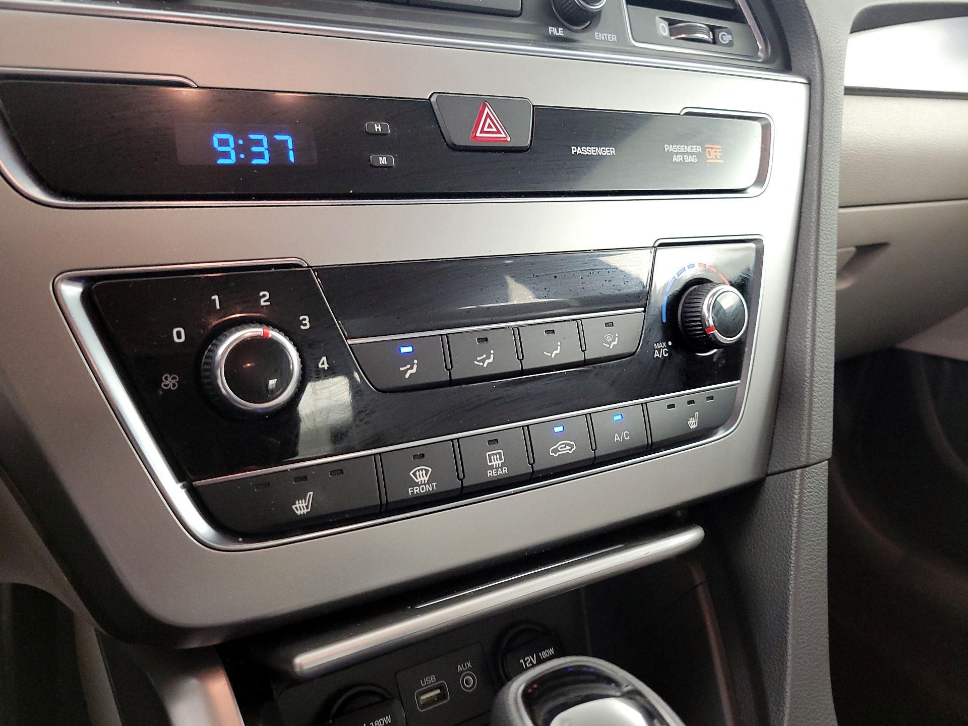 Thumbnail: 2015 Hyundai Sonata - 16
