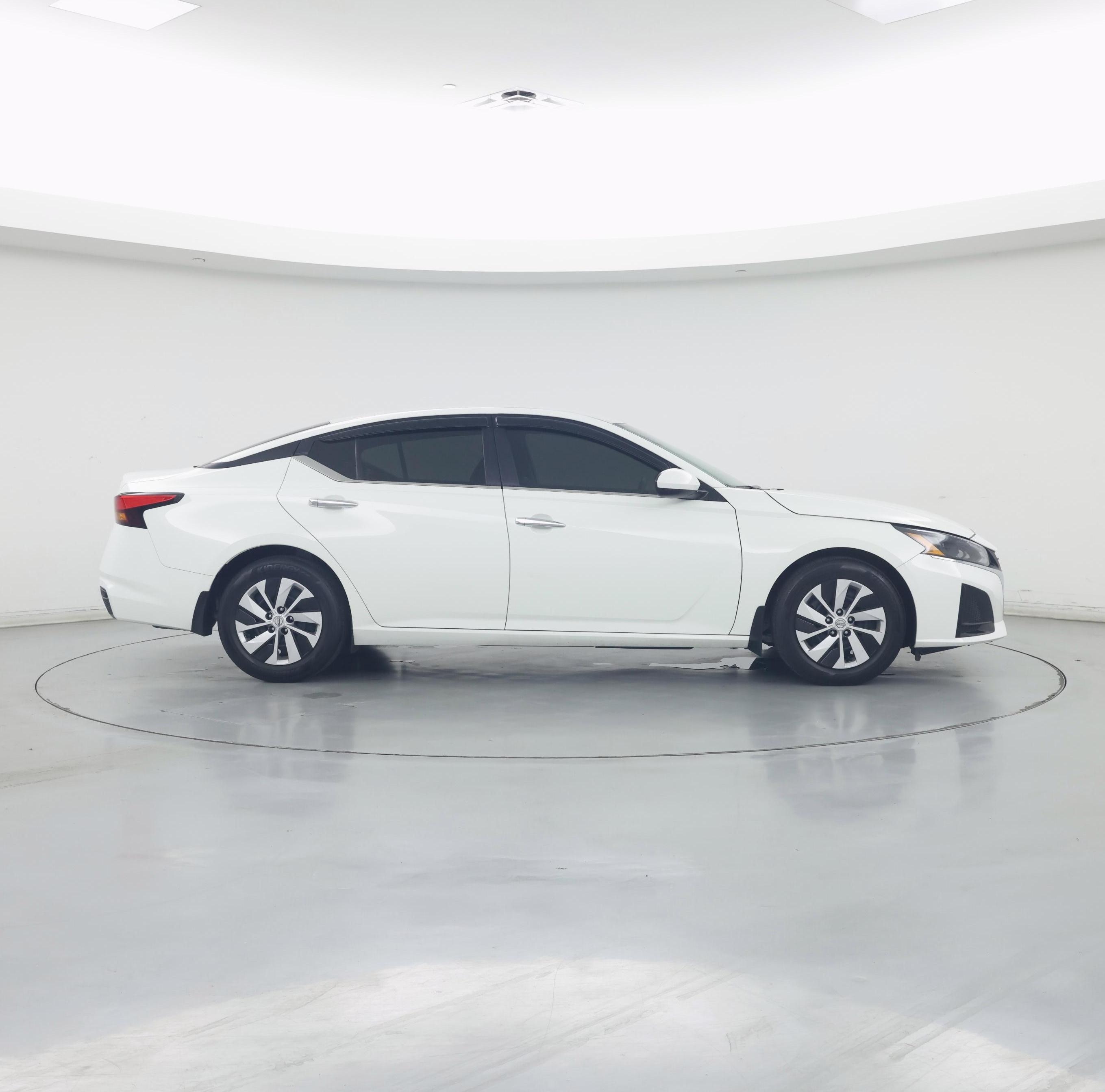 Thumbnail: 2023 Nissan Altima - 7