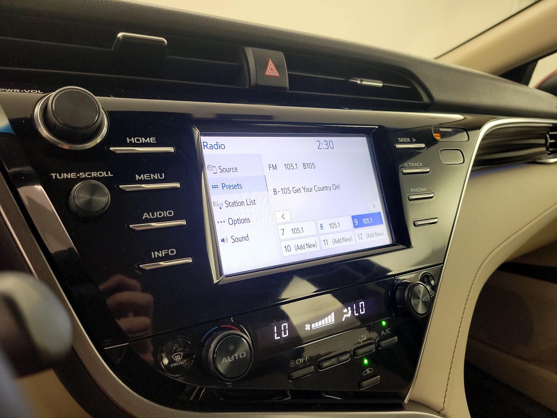 Thumbnail: 2018 Toyota Camry - 15