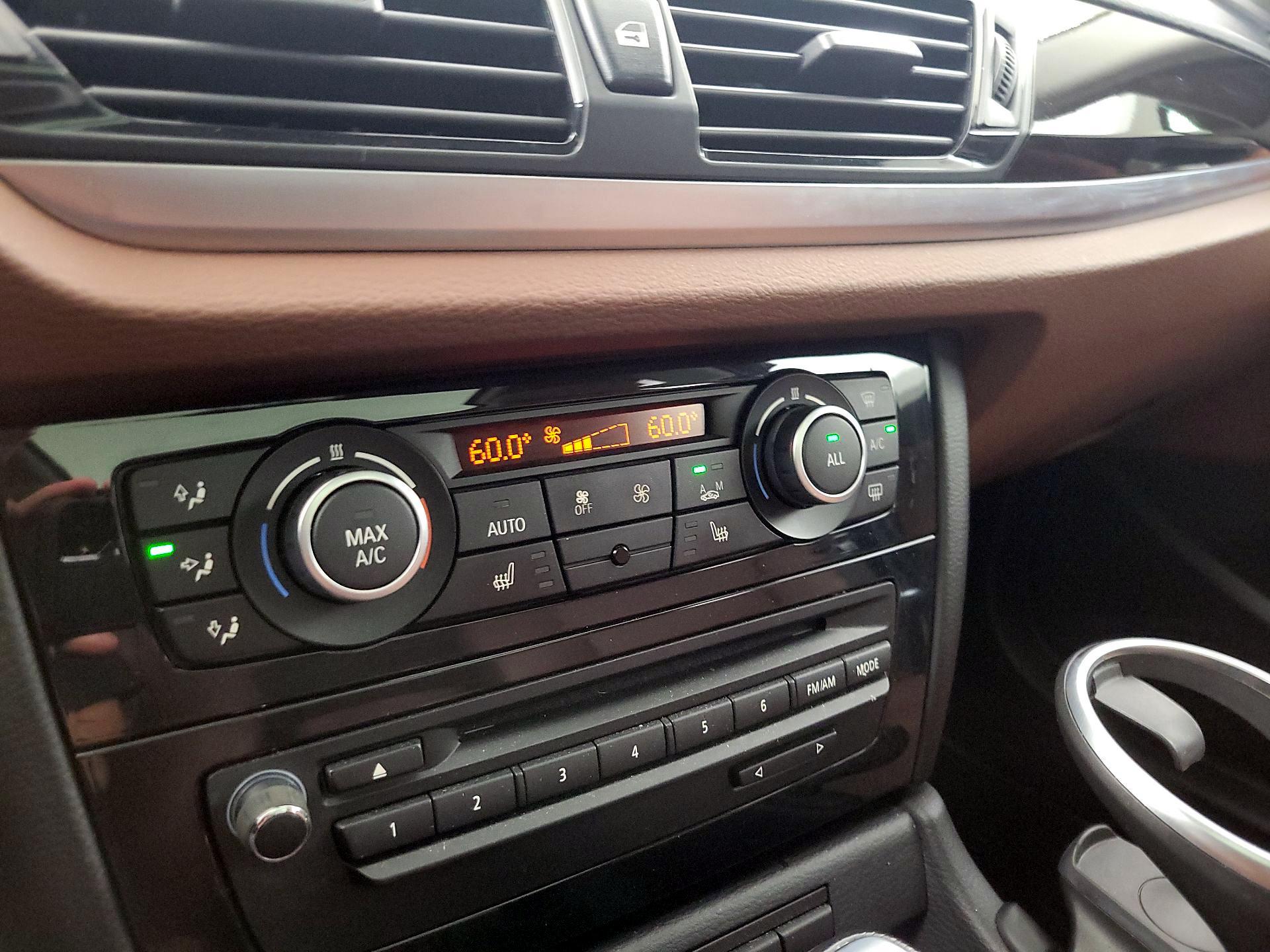 Thumbnail: 2015 BMW X1 - 17