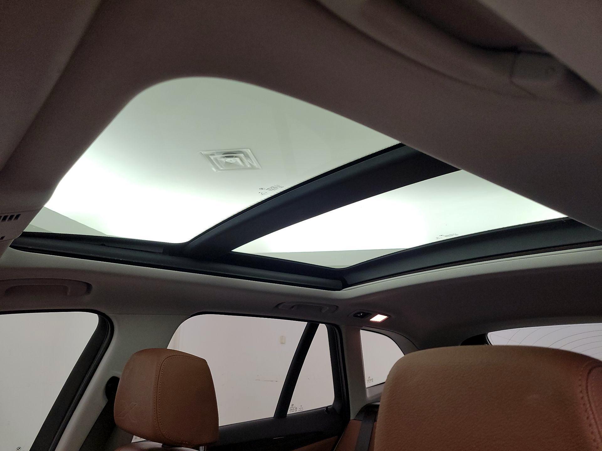 Thumbnail: 2015 BMW X1 - 19