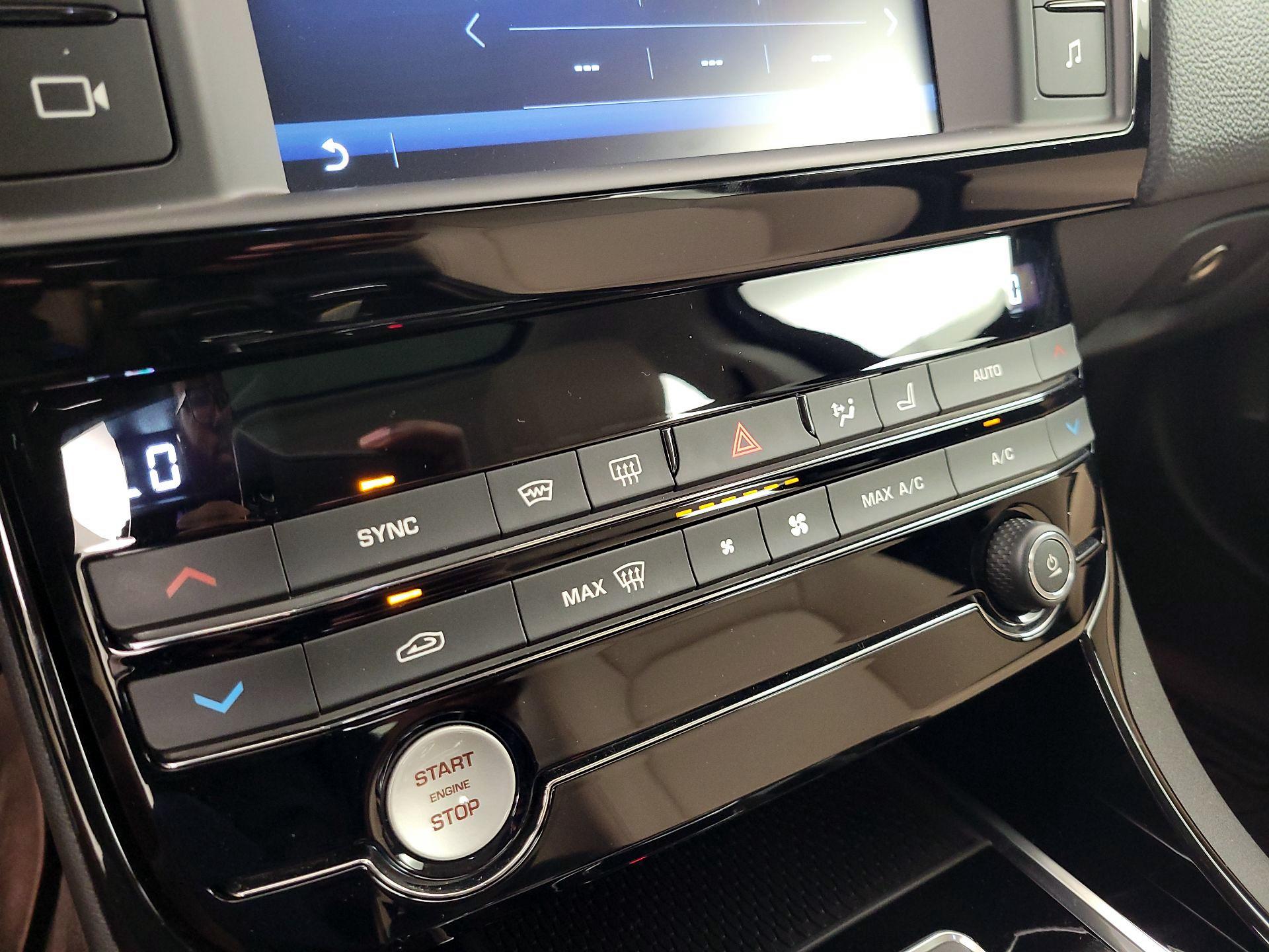 Thumbnail: 2018 Jaguar XE - 16