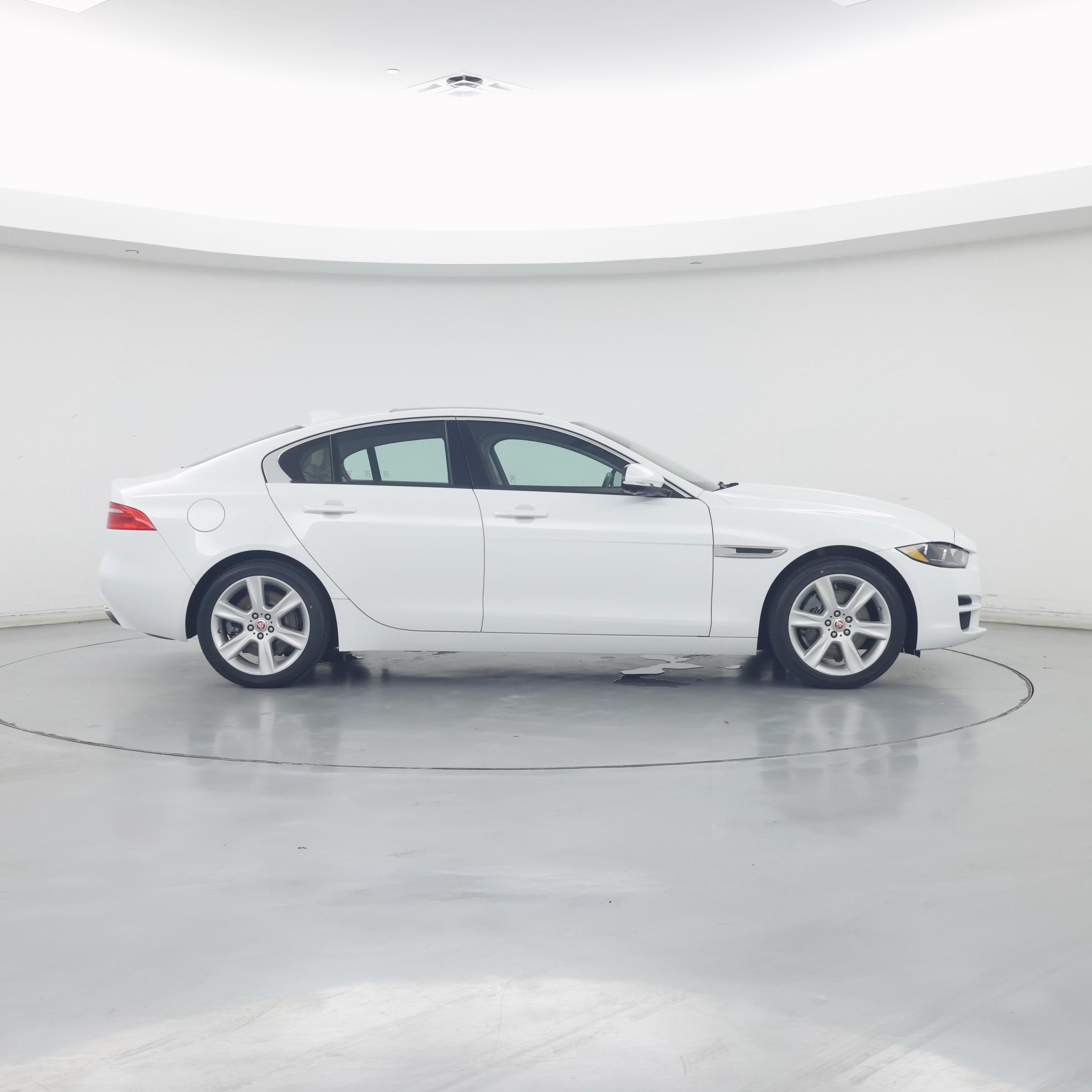 Thumbnail: 2018 Jaguar XE - 7