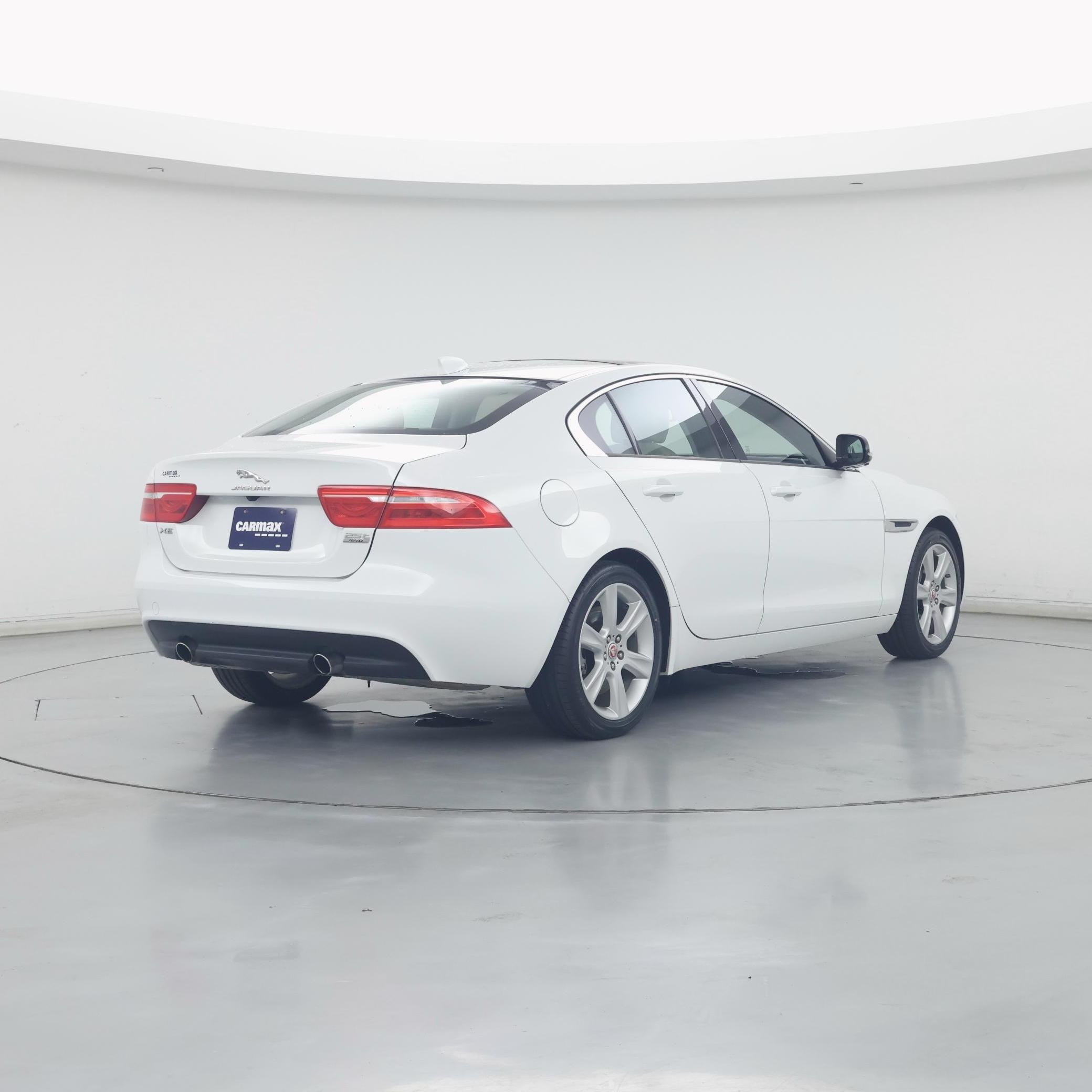 Thumbnail: 2018 Jaguar XE - 8