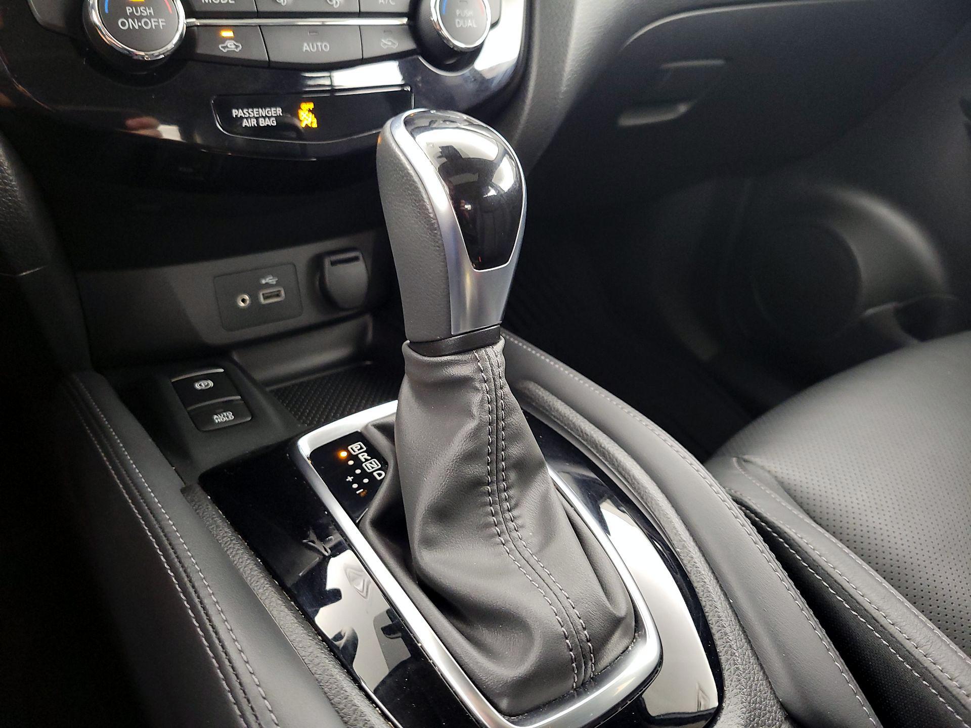 Thumbnail: 2020 Nissan Rogue Sport - 18