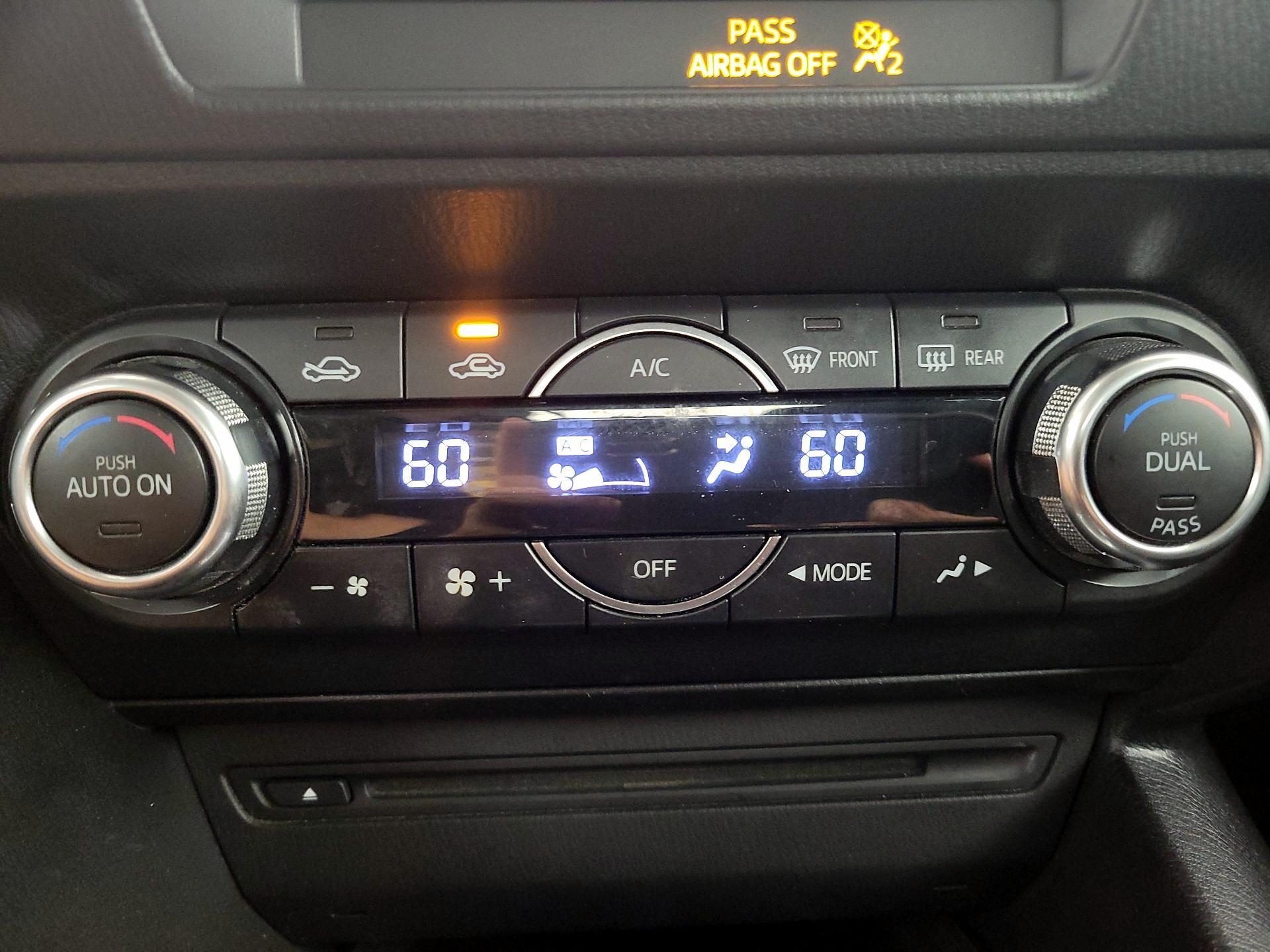 Thumbnail: 2014 Mazda Mazda3 - 17