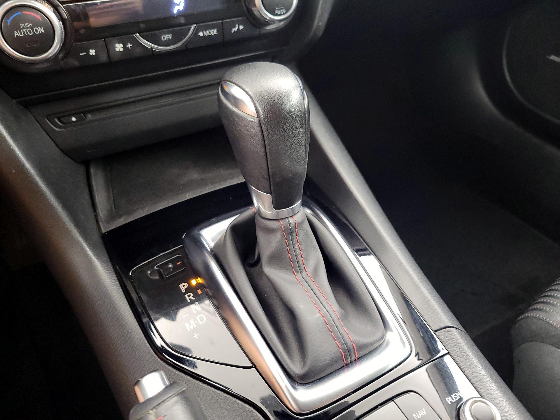Thumbnail: 2014 Mazda Mazda3 - 18