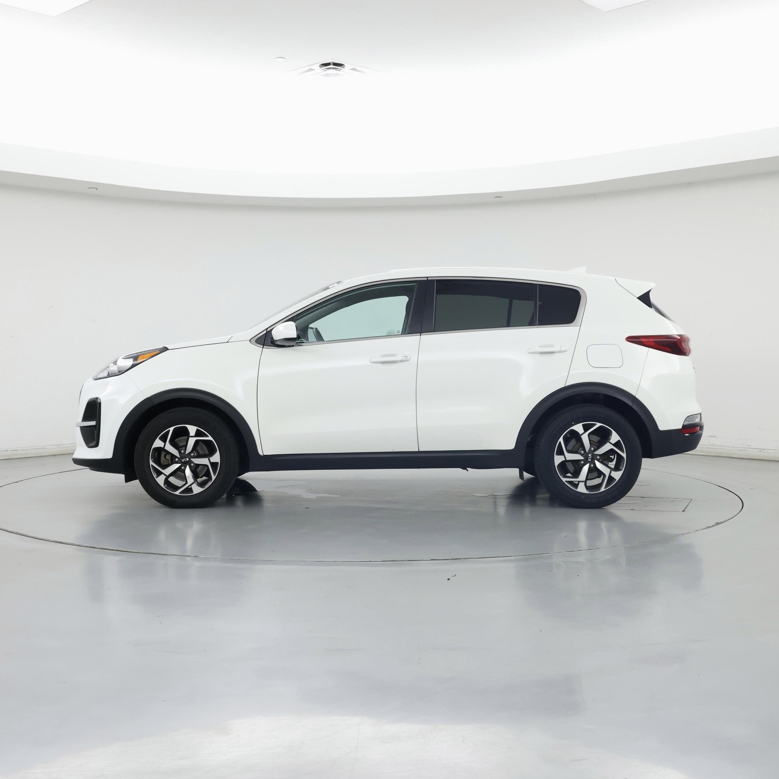 Thumbnail: 2020 Kia Sportage - 3