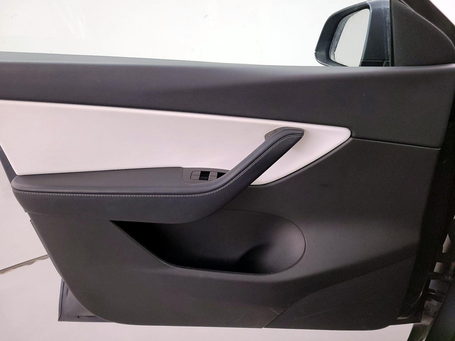 Thumbnail: 2020 Tesla Model Y - 12