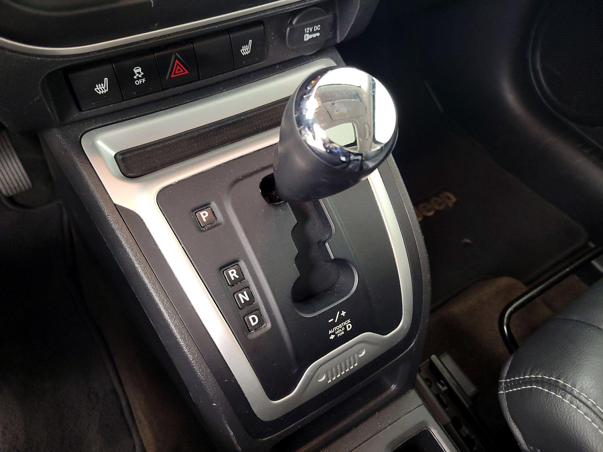 Thumbnail: 2015 Jeep Compass - 15