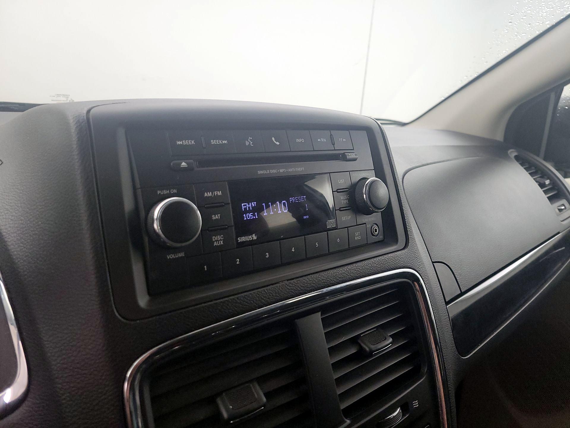 Thumbnail: 2016 Dodge Grand Caravan - 14