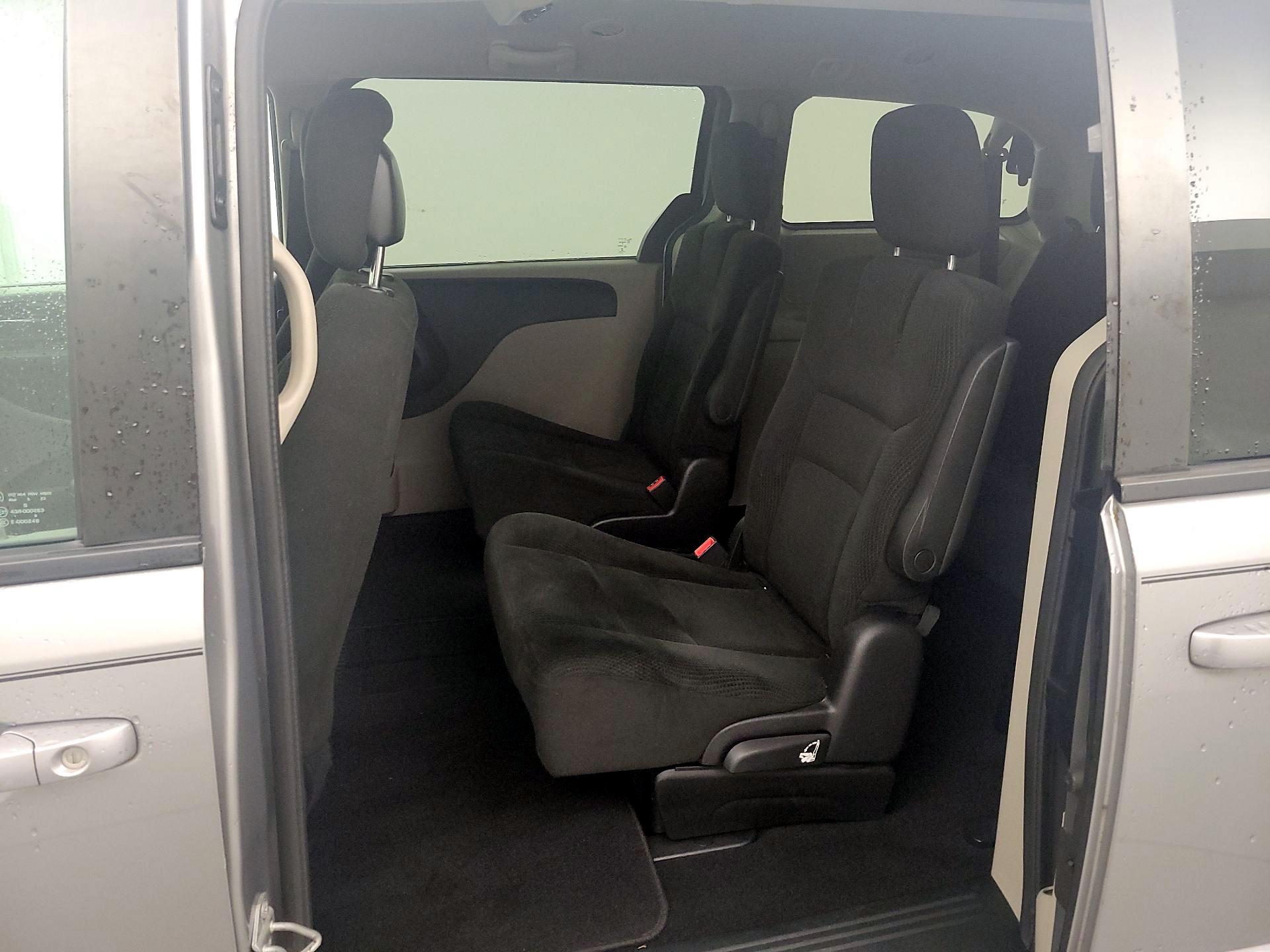 Thumbnail: 2016 Dodge Grand Caravan - 17