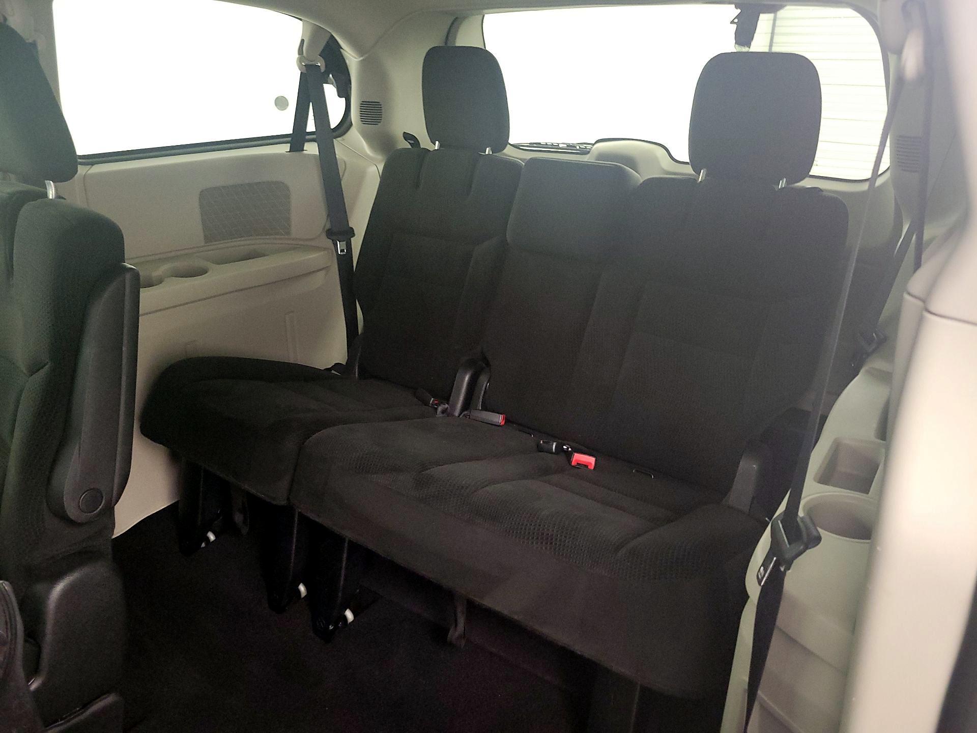 Thumbnail: 2016 Dodge Grand Caravan - 18