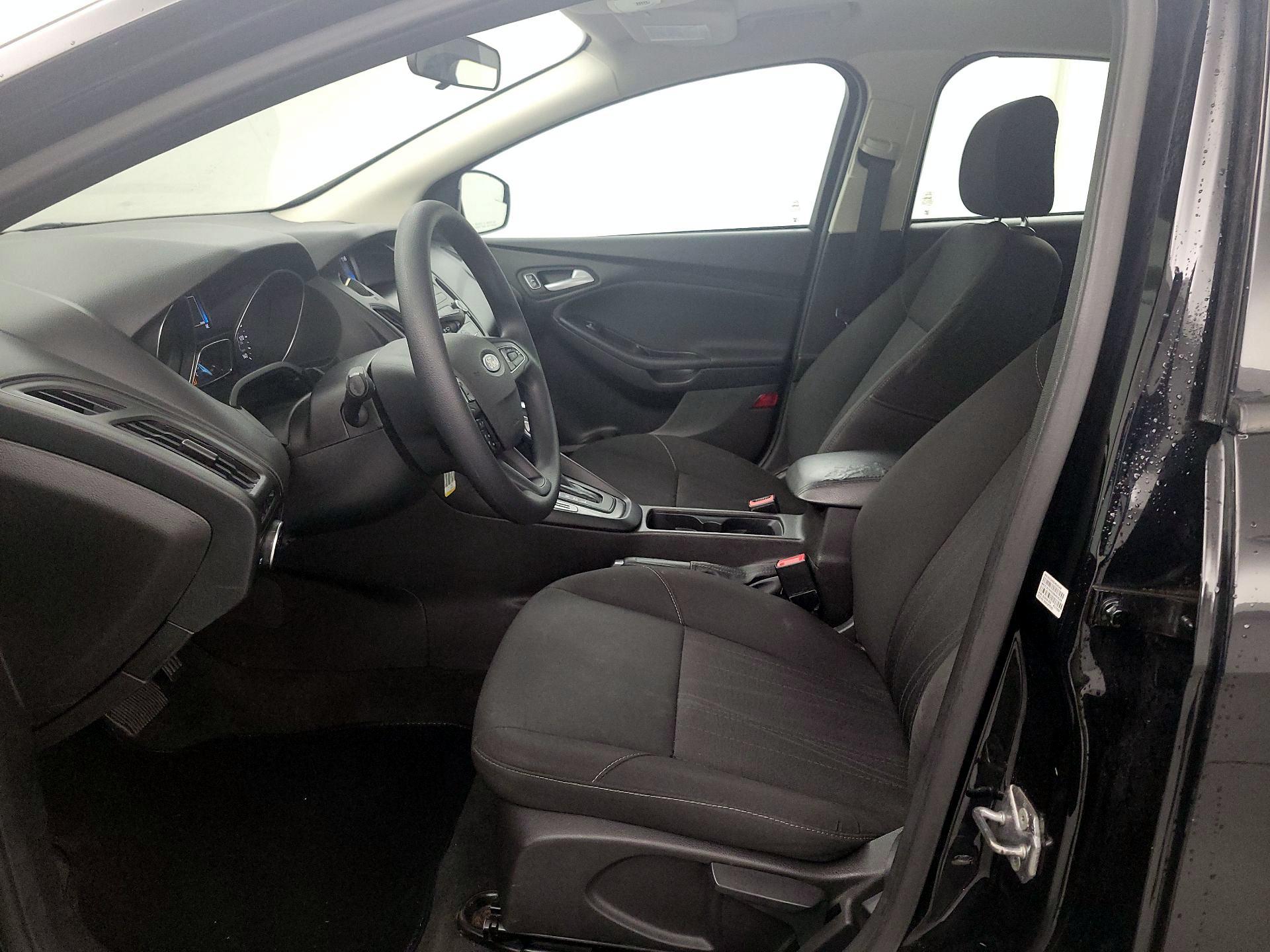 Thumbnail: 2016 Ford Focus - 11