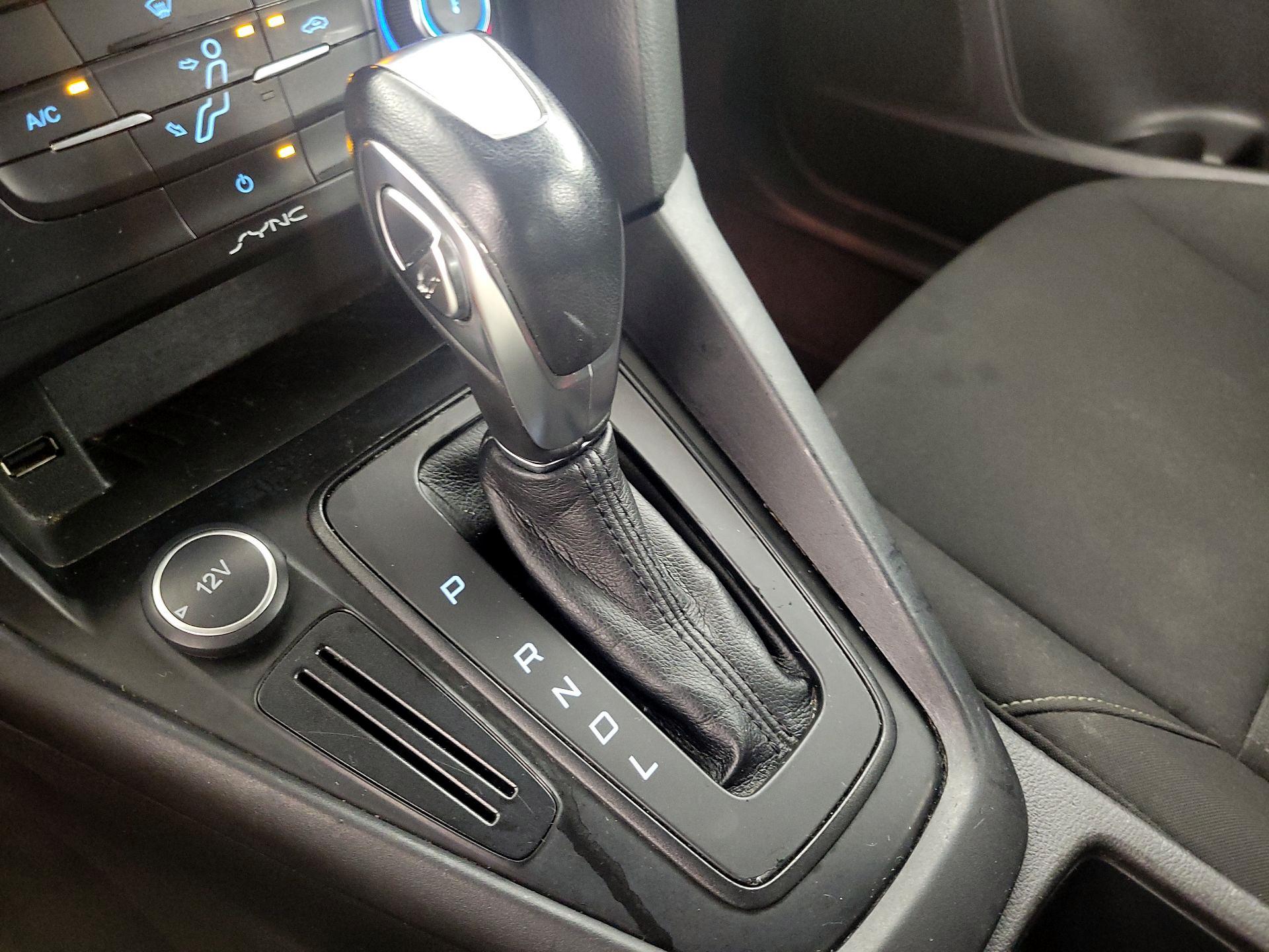 Thumbnail: 2016 Ford Focus - 17