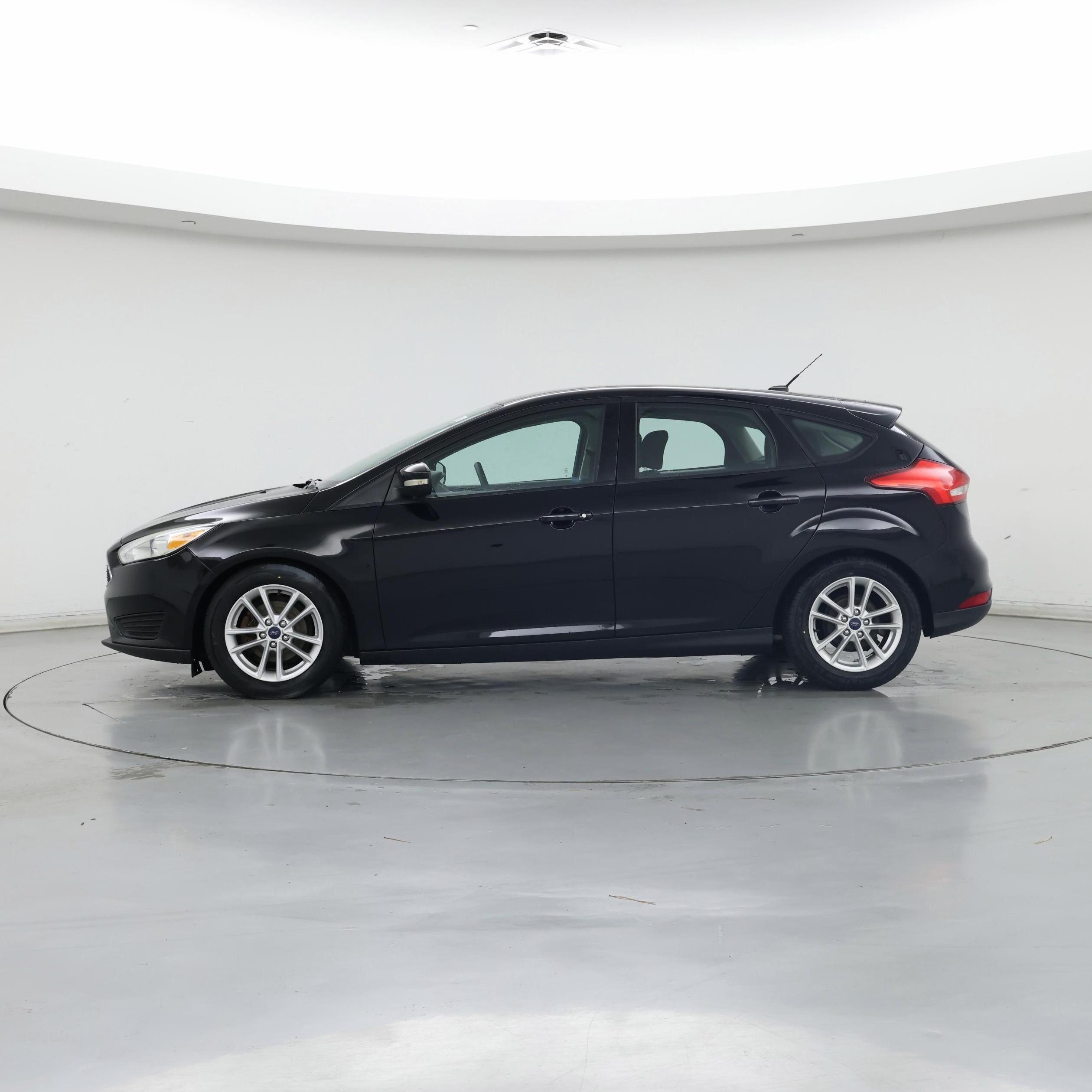 Thumbnail: 2016 Ford Focus - 3