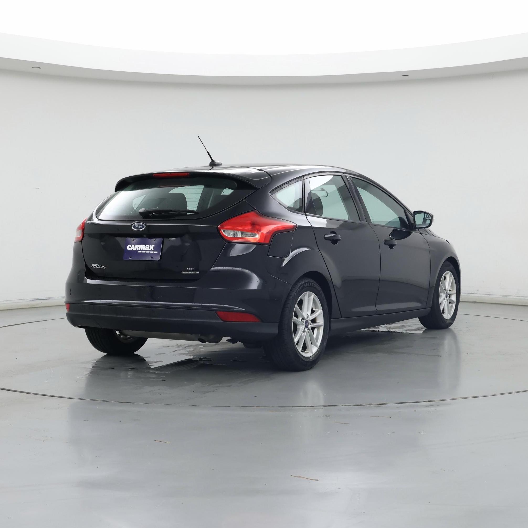 Thumbnail: 2016 Ford Focus - 8