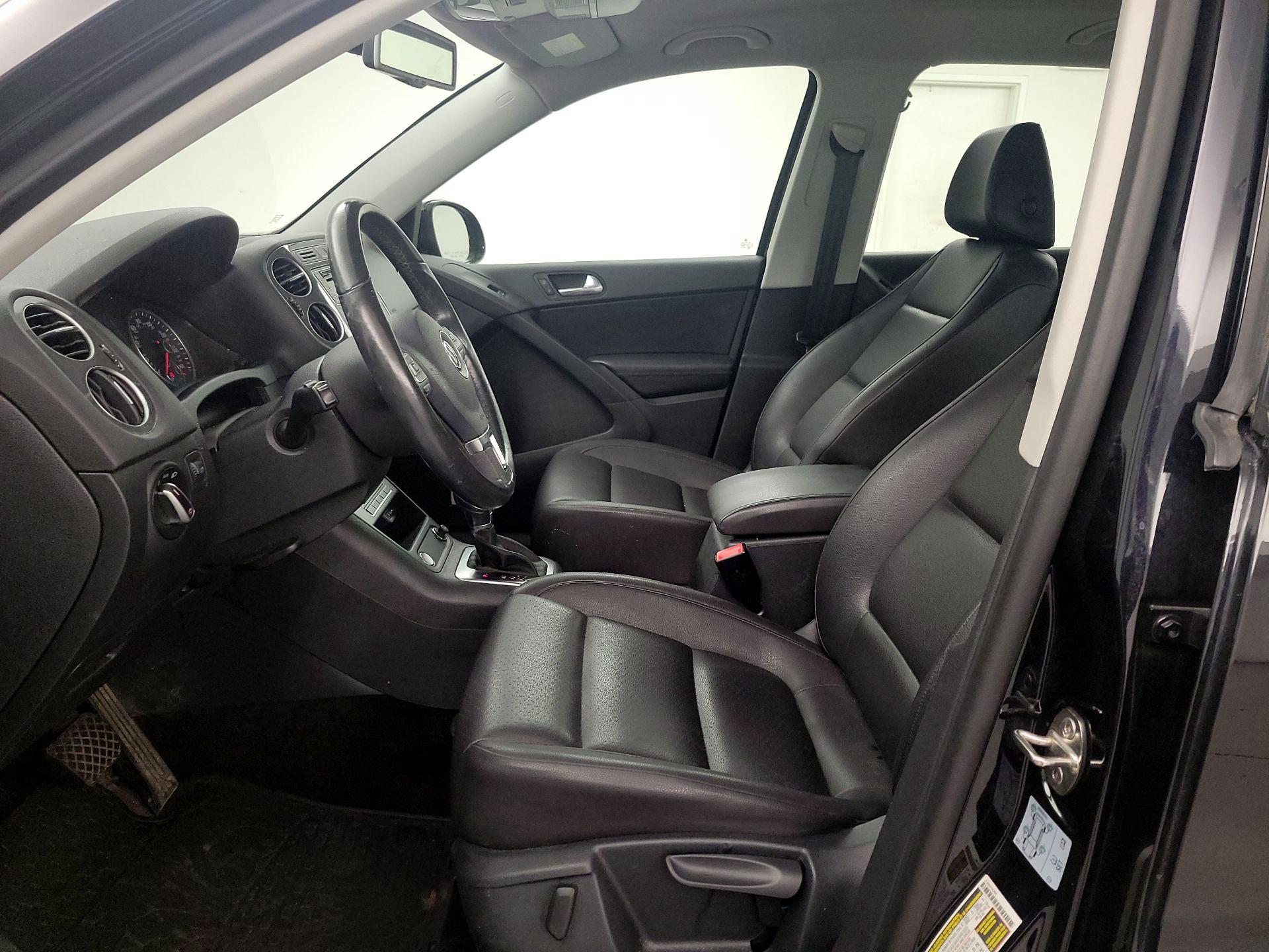 Thumbnail: 2017 Volkswagen Tiguan - 11
