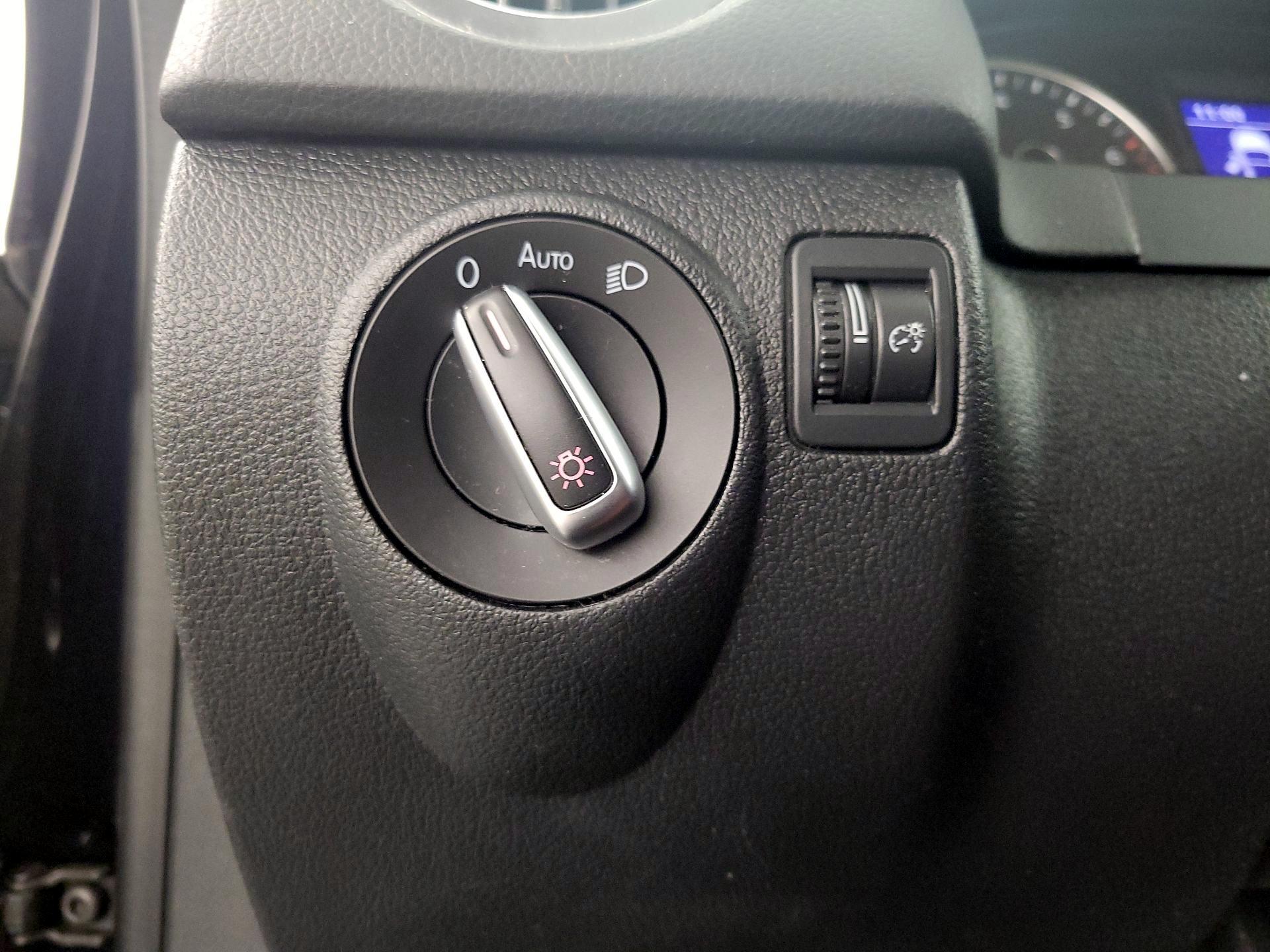 Thumbnail: 2017 Volkswagen Tiguan - 13