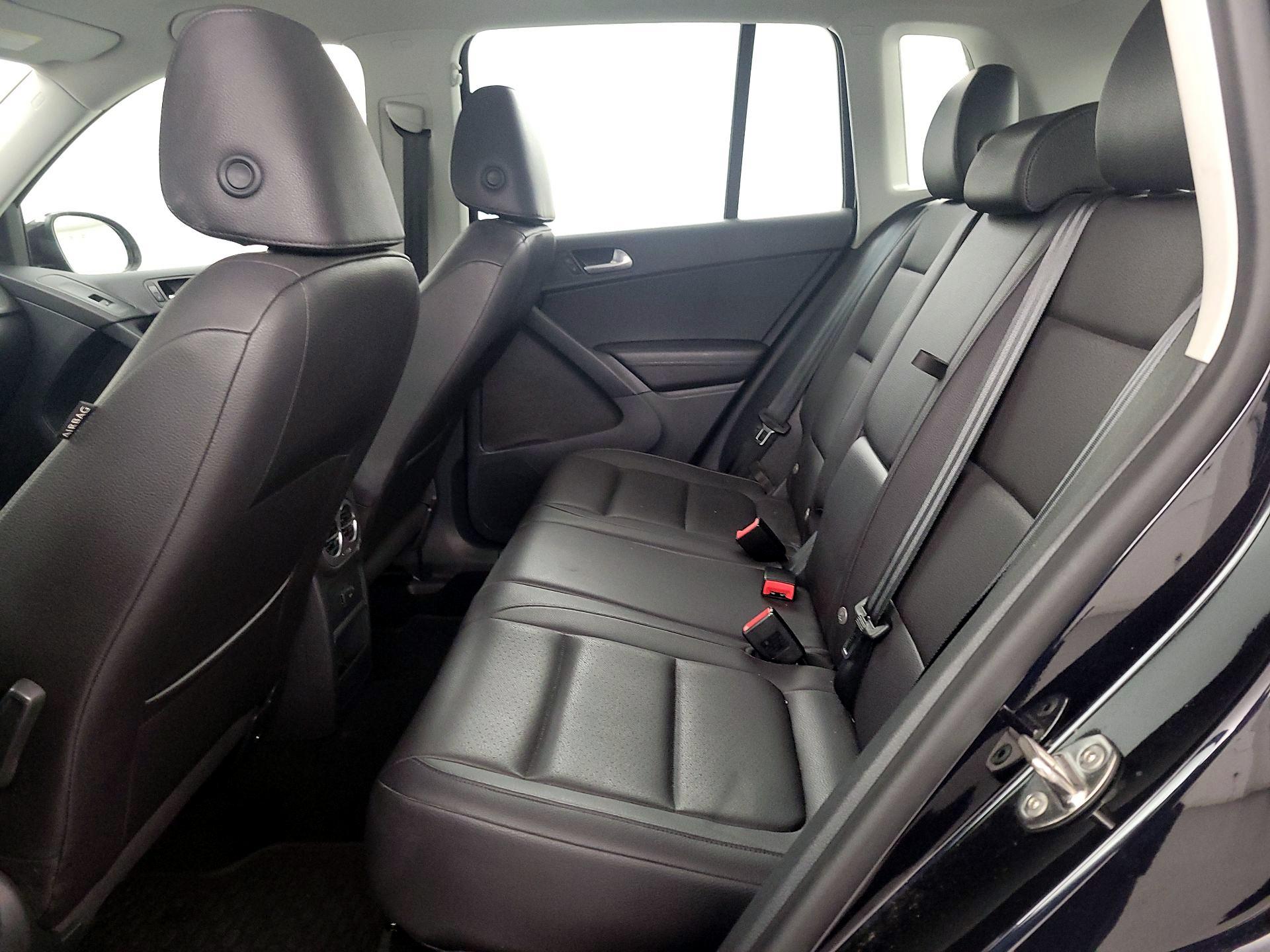 Thumbnail: 2017 Volkswagen Tiguan - 19