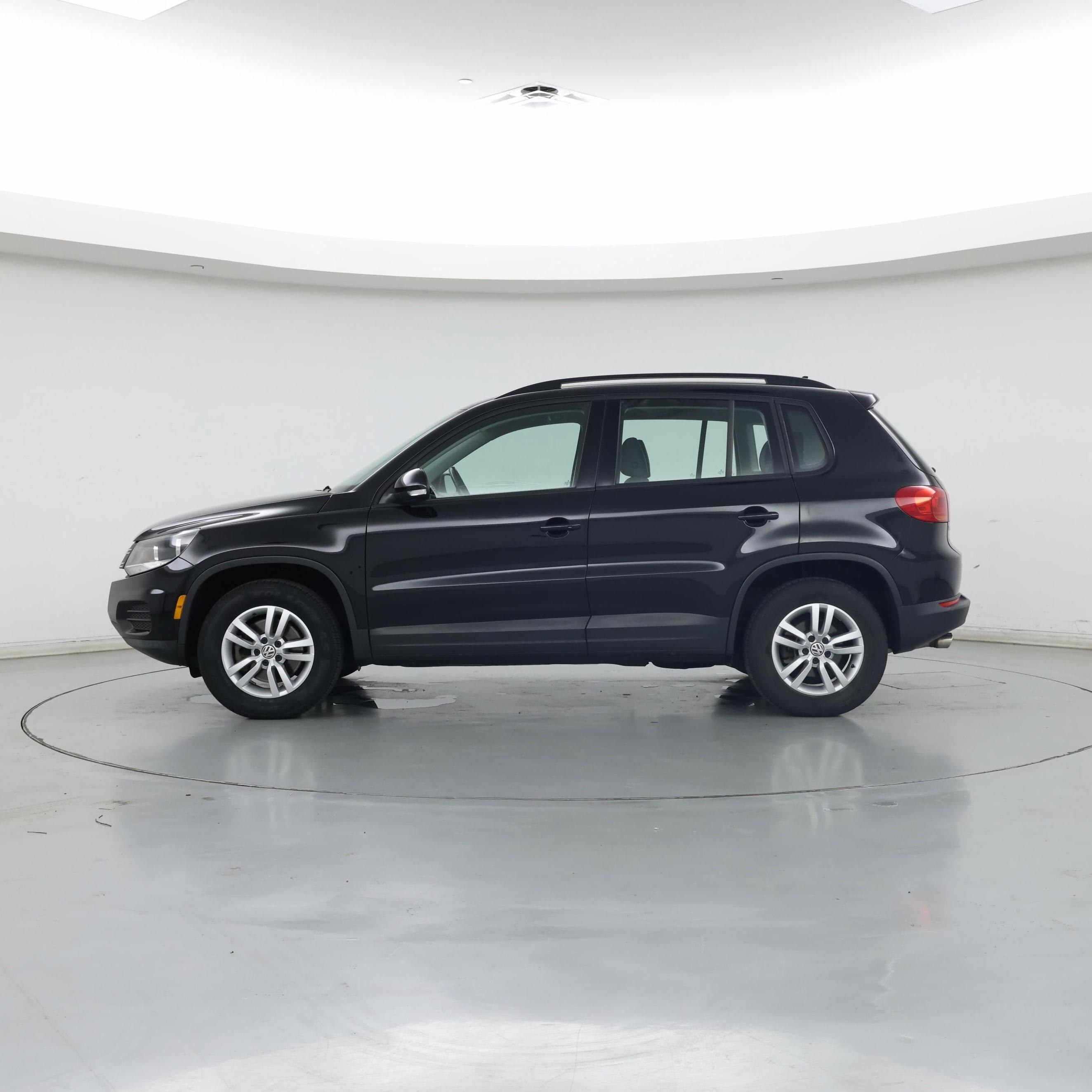 Thumbnail: 2017 Volkswagen Tiguan - 3