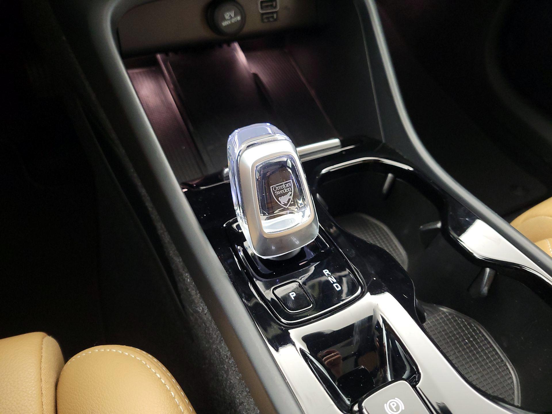 Thumbnail: 2020 Volvo XC40 - 17