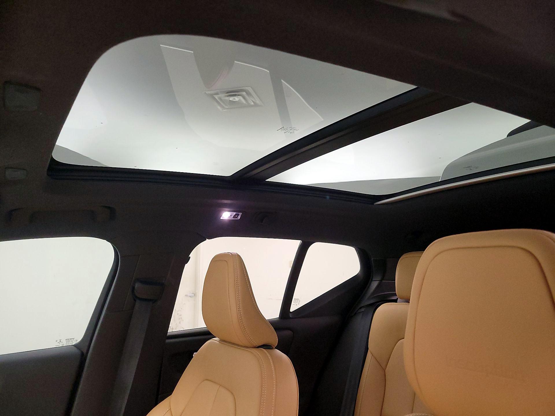 Thumbnail: 2020 Volvo XC40 - 19