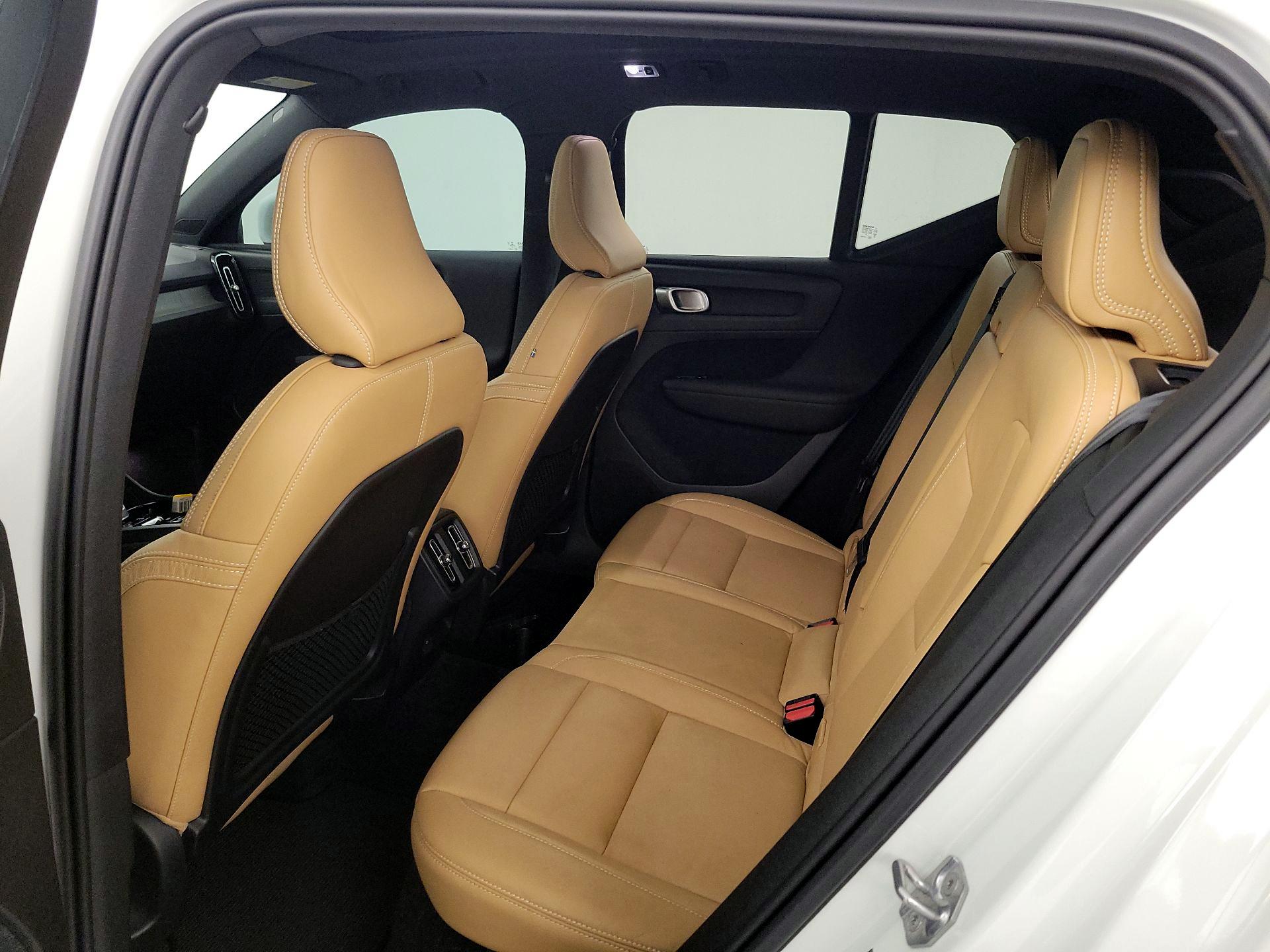 Thumbnail: 2020 Volvo XC40 - 20