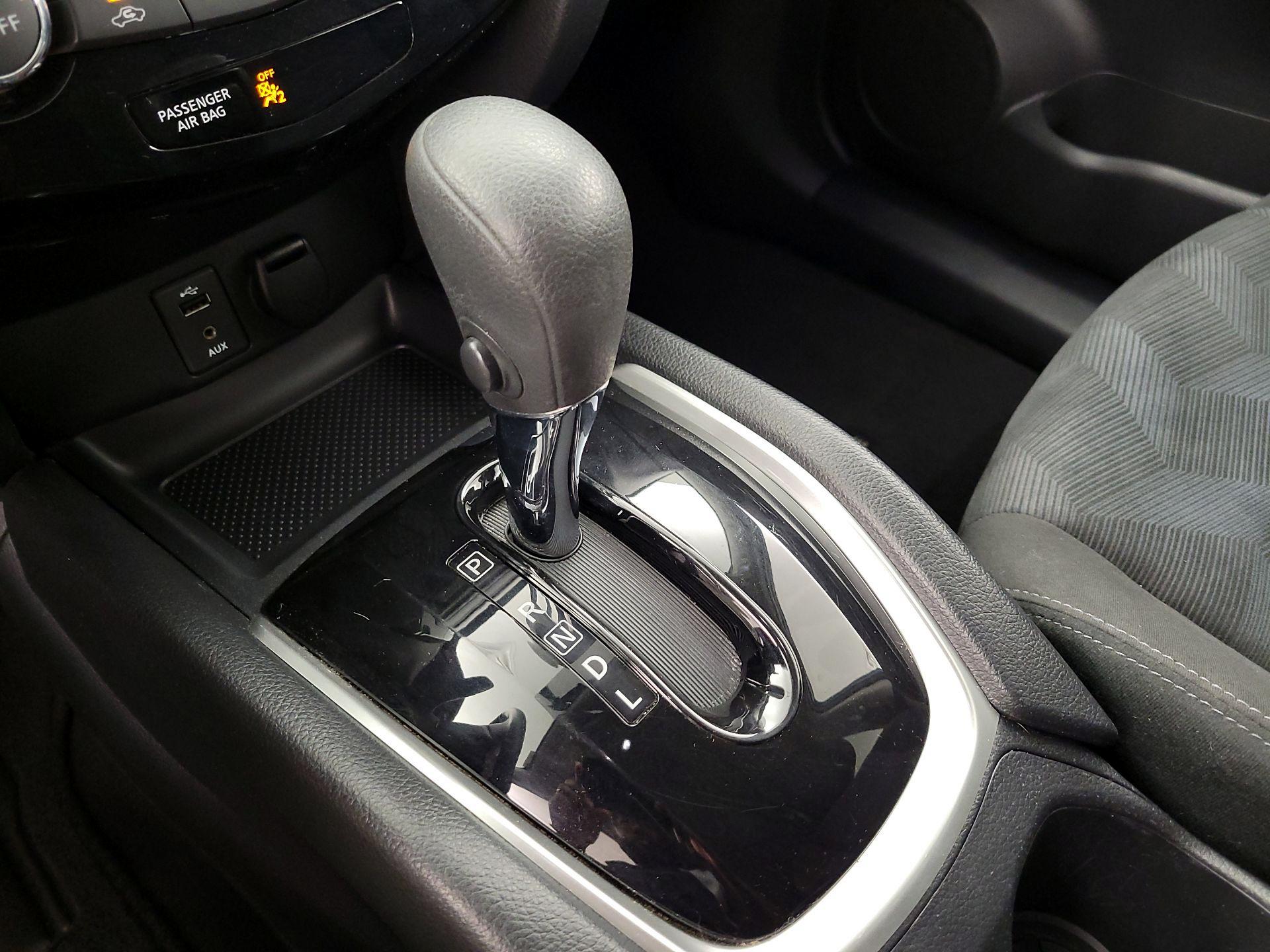 Thumbnail: 2016 Nissan Rogue - 17