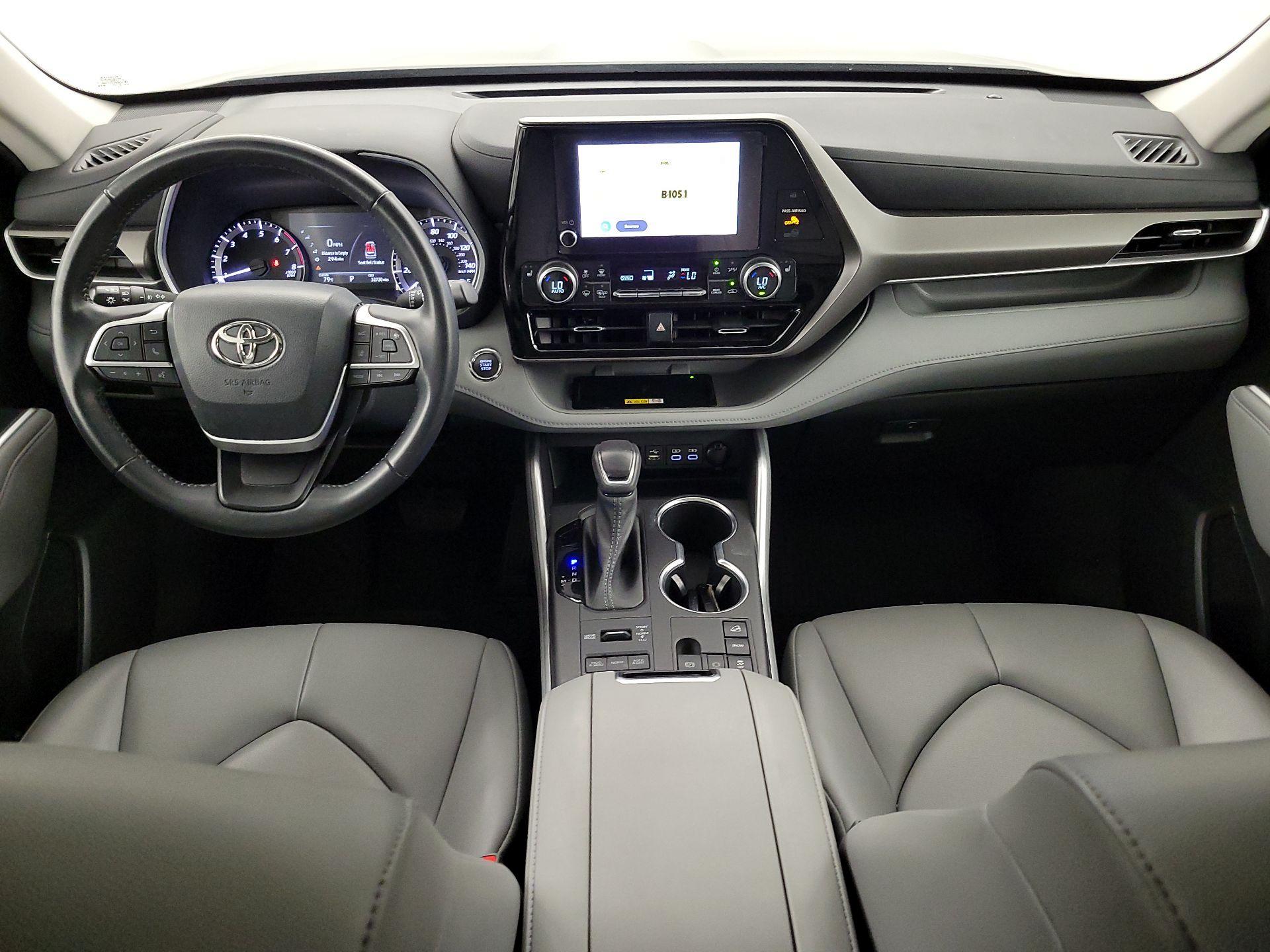 Thumbnail: 2023 Toyota Highlander - 9