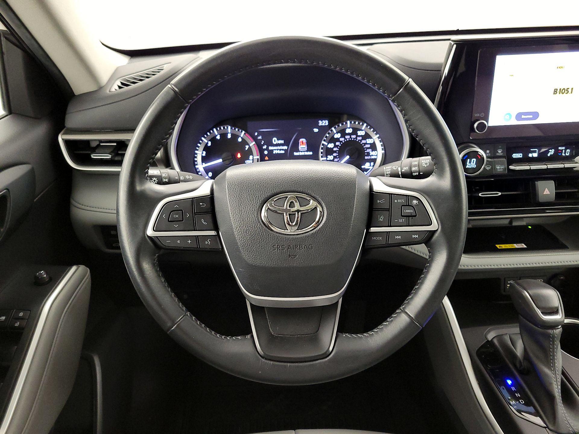 Thumbnail: 2023 Toyota Highlander - 10