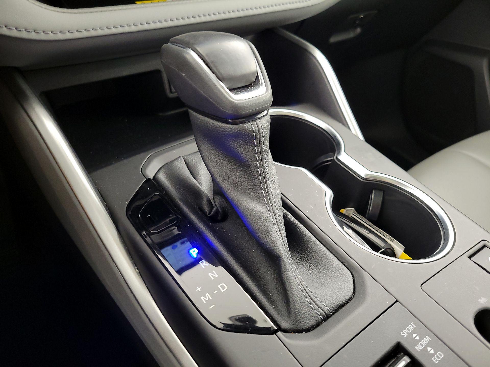 Thumbnail: 2023 Toyota Highlander - 17