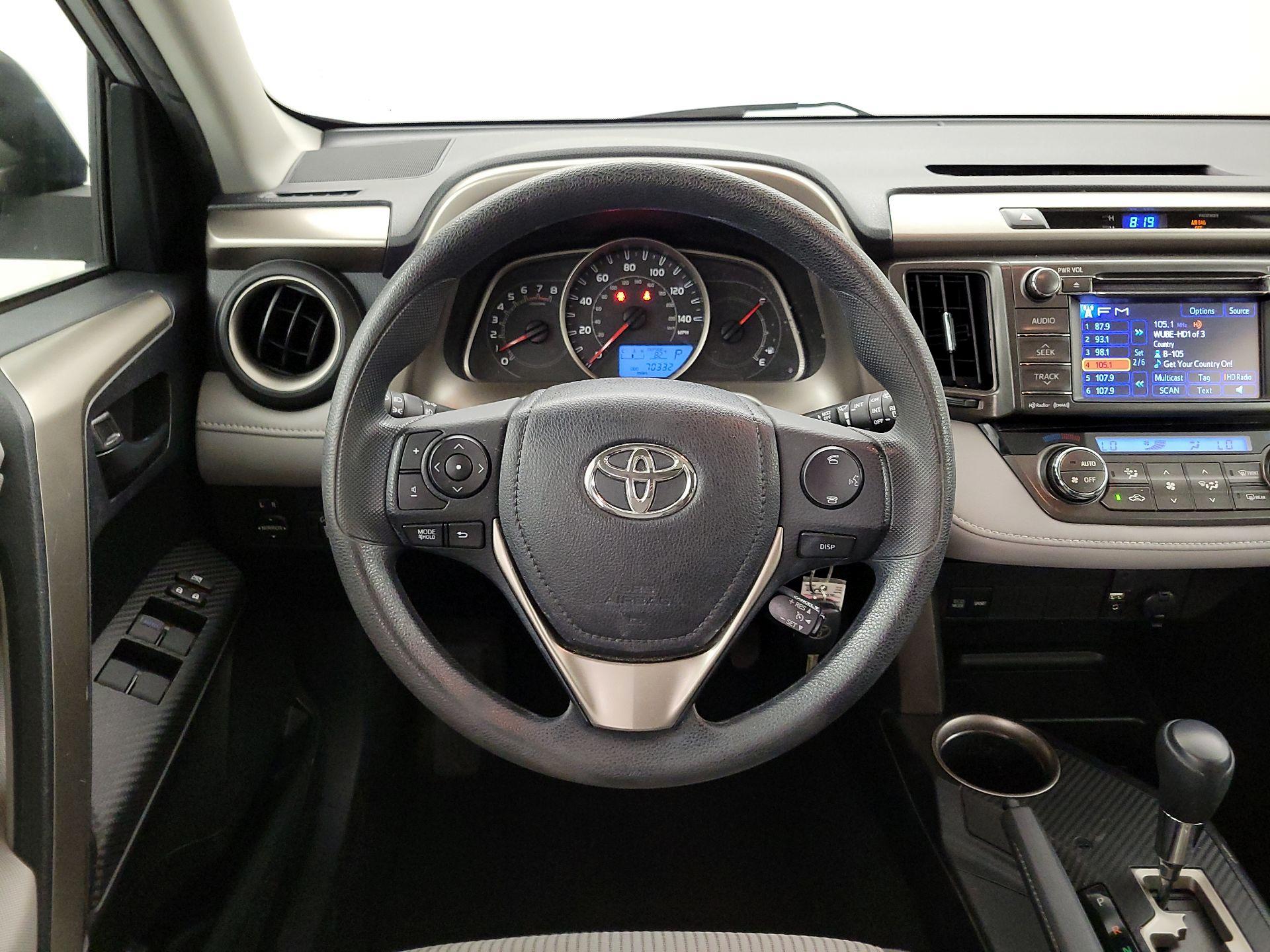 Thumbnail: 2013 Toyota RAV4 - 10