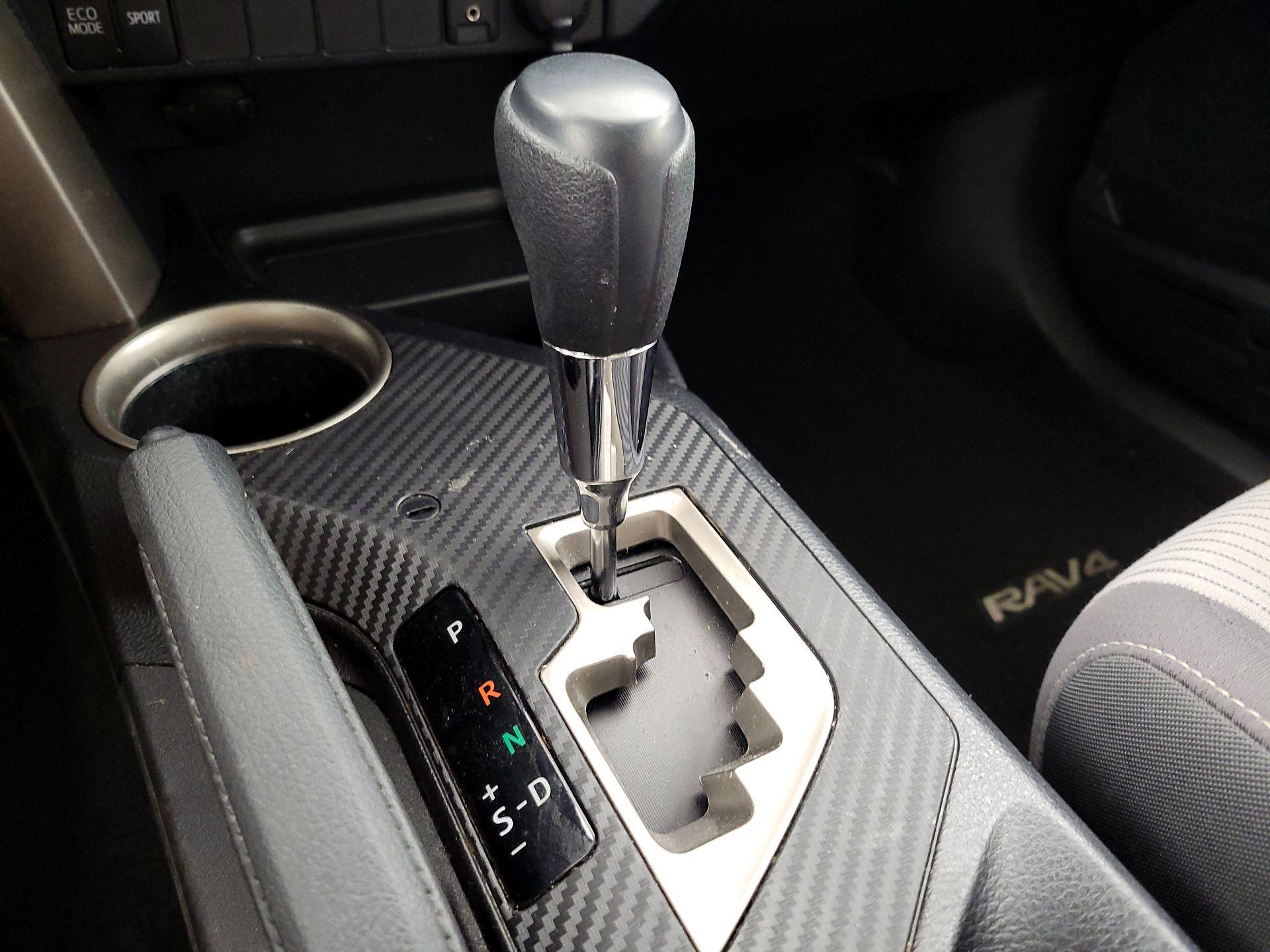 Thumbnail: 2013 Toyota RAV4 - 17