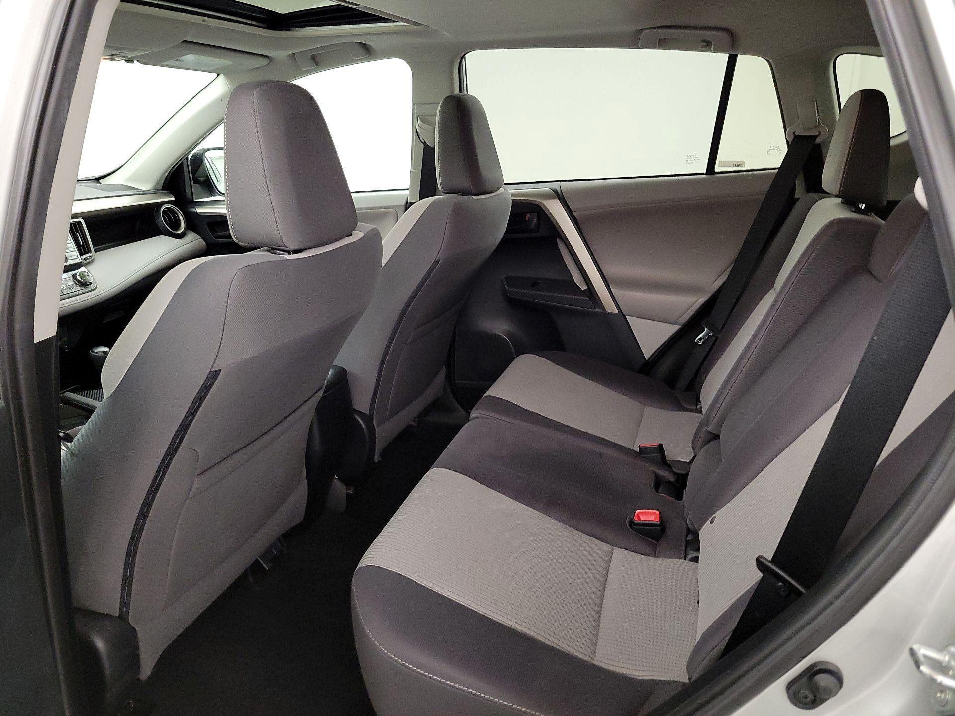 Thumbnail: 2013 Toyota RAV4 - 20