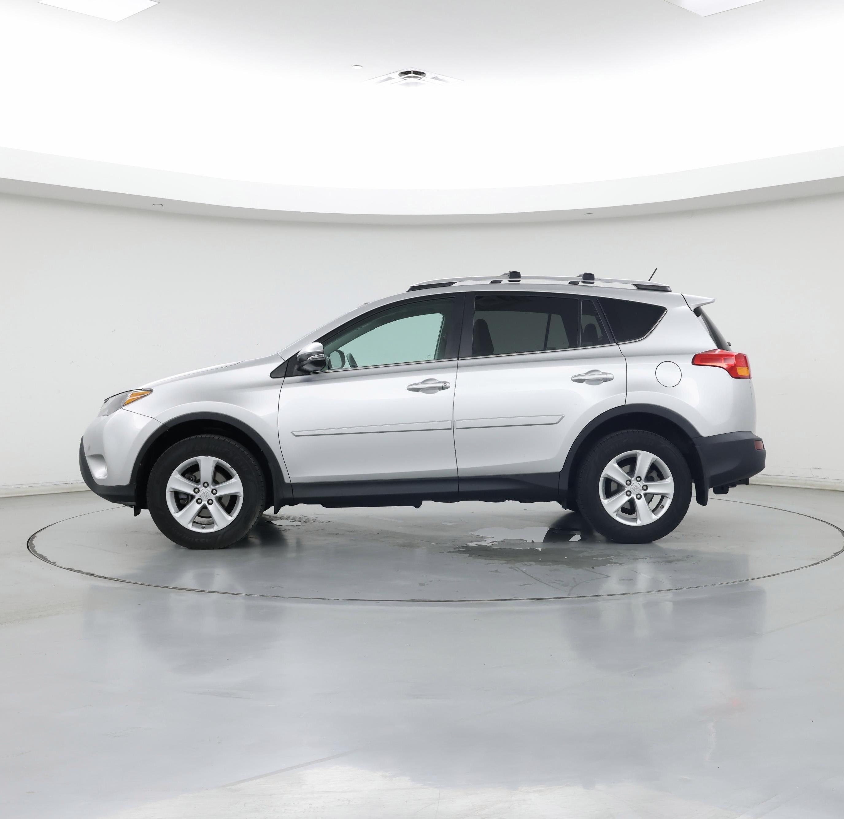 Thumbnail: 2013 Toyota RAV4 - 3