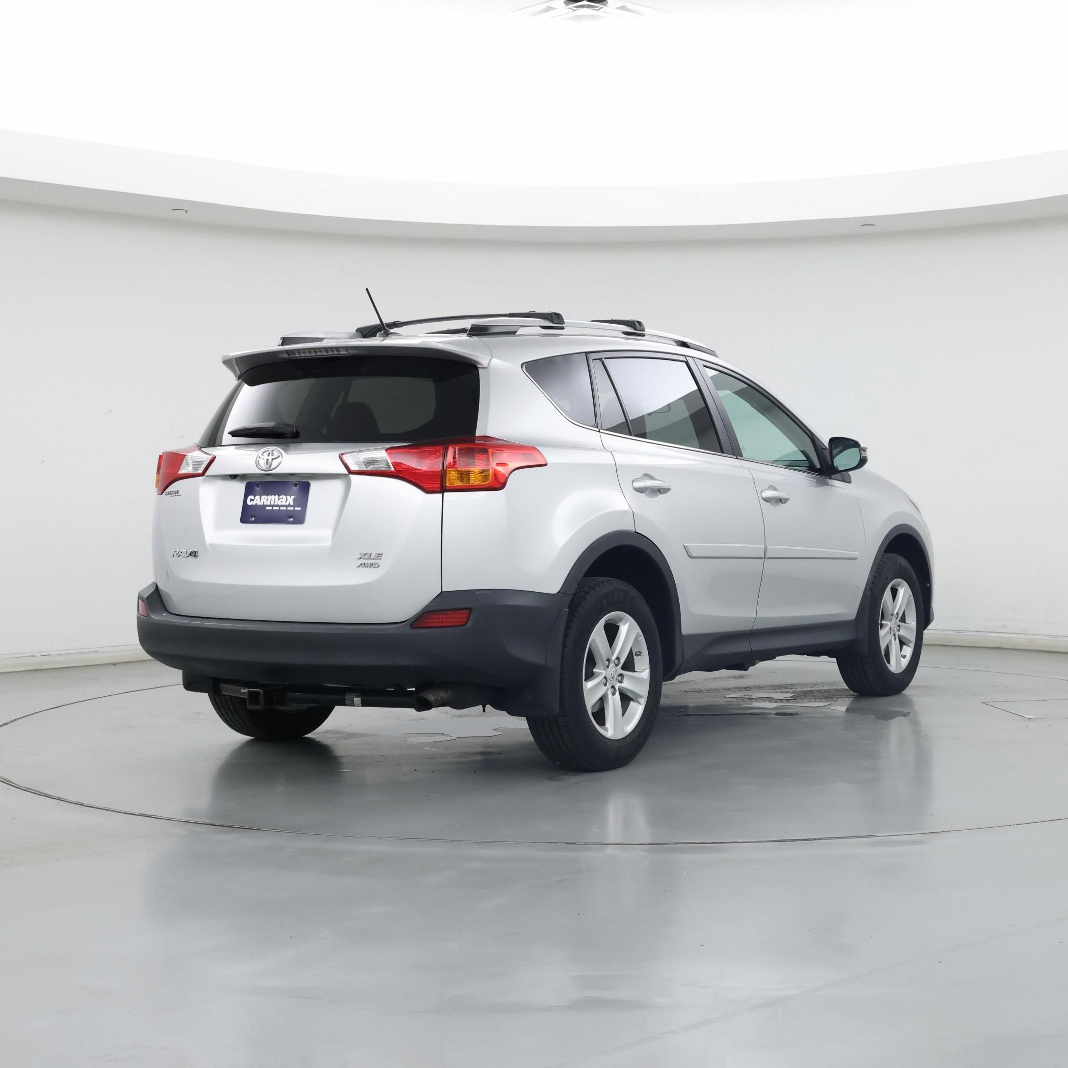 Thumbnail: 2013 Toyota RAV4 - 8