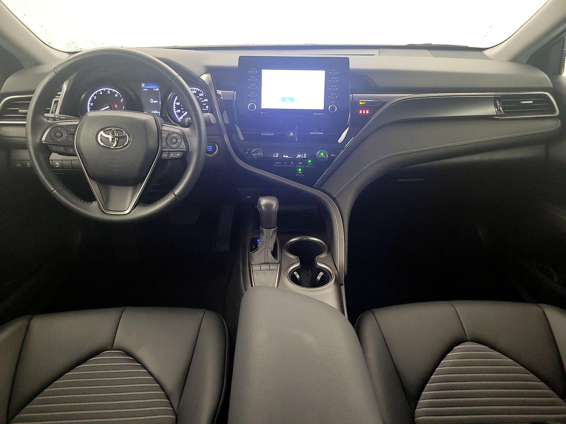 Thumbnail: 2022 Toyota Camry - 9