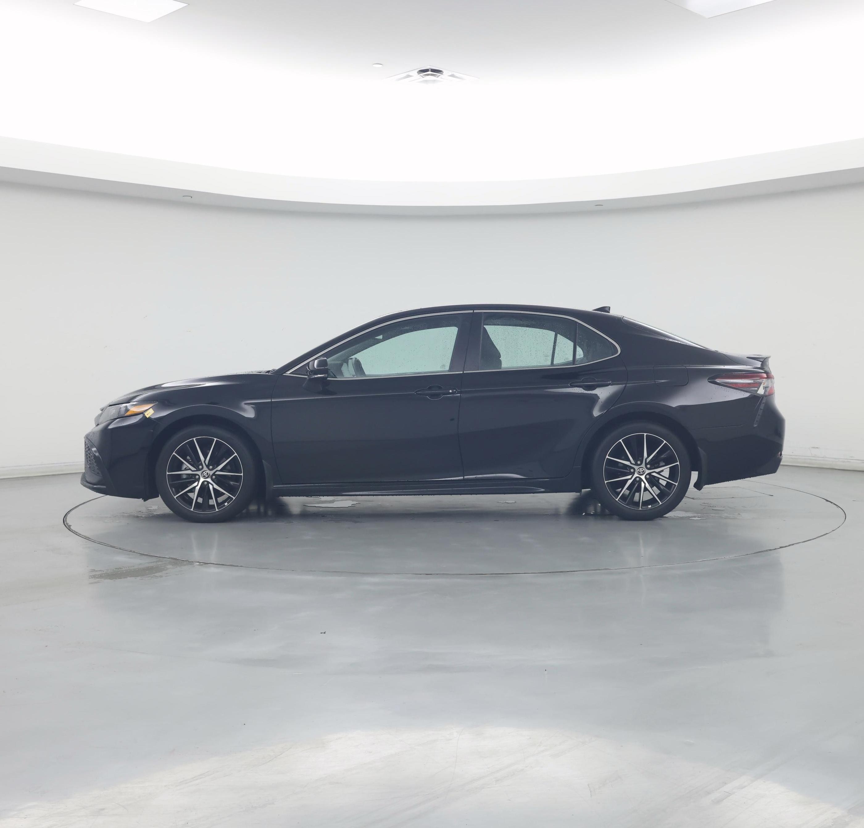Thumbnail: 2022 Toyota Camry - 3